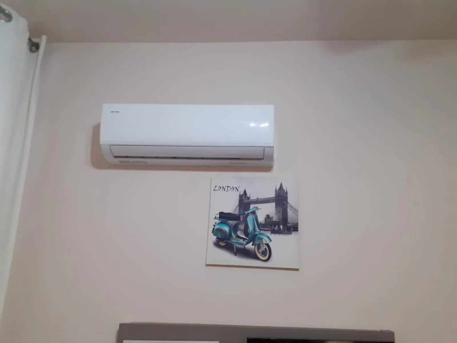 air conditioner in Megaride Guest House