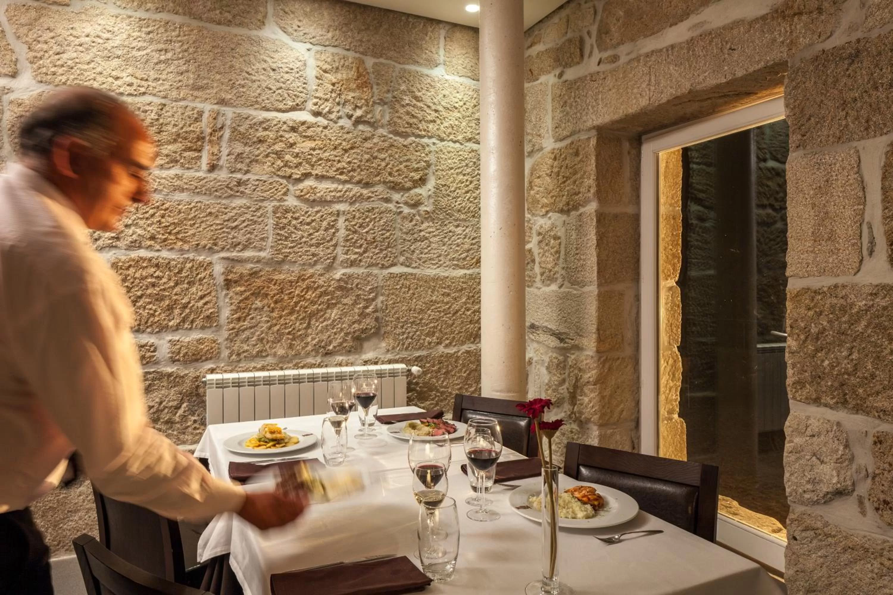 Restaurant/places to eat in Casas Novas Countryside Hotel Spa & Events
