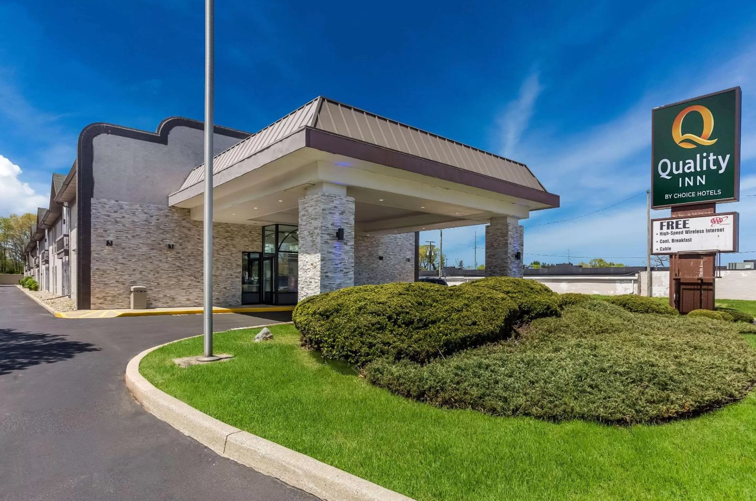 Property building in Quality Inn South Bend near Notre Dame