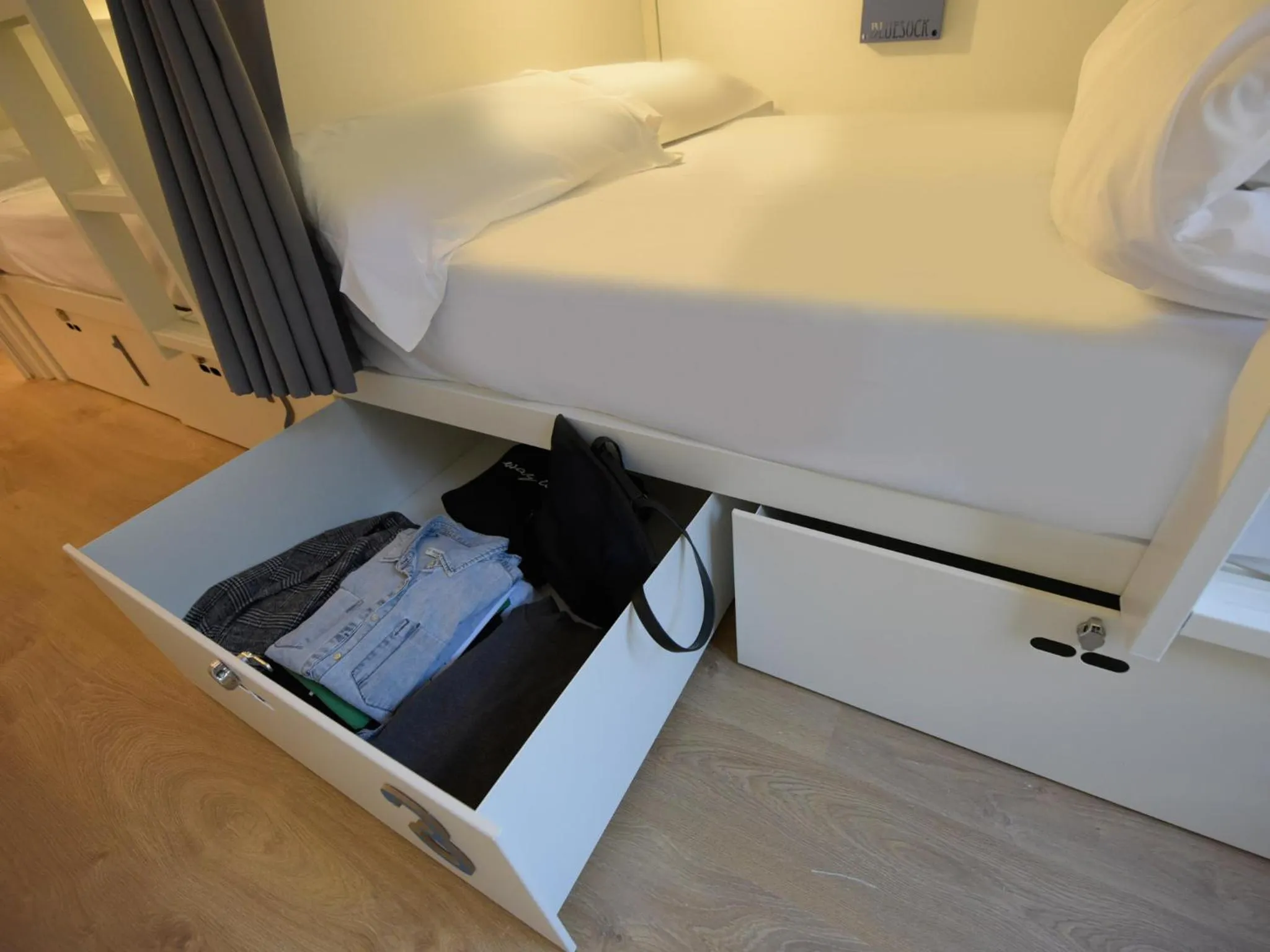 Bedroom, Bed in room00 Lisboa Hostel