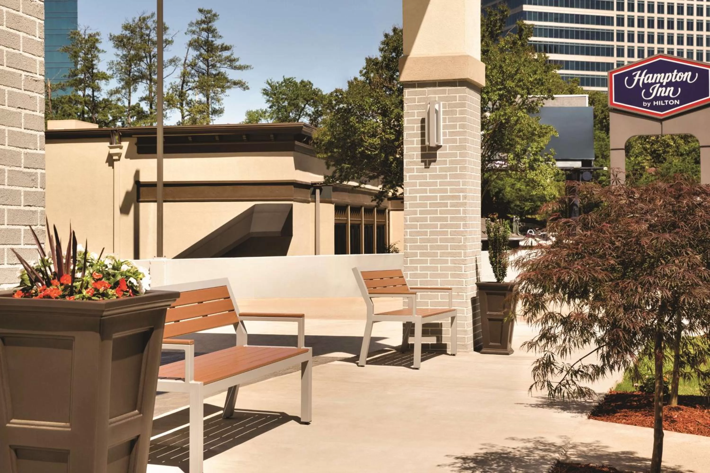 Property building in Hampton Inn Atlanta-Buckhead