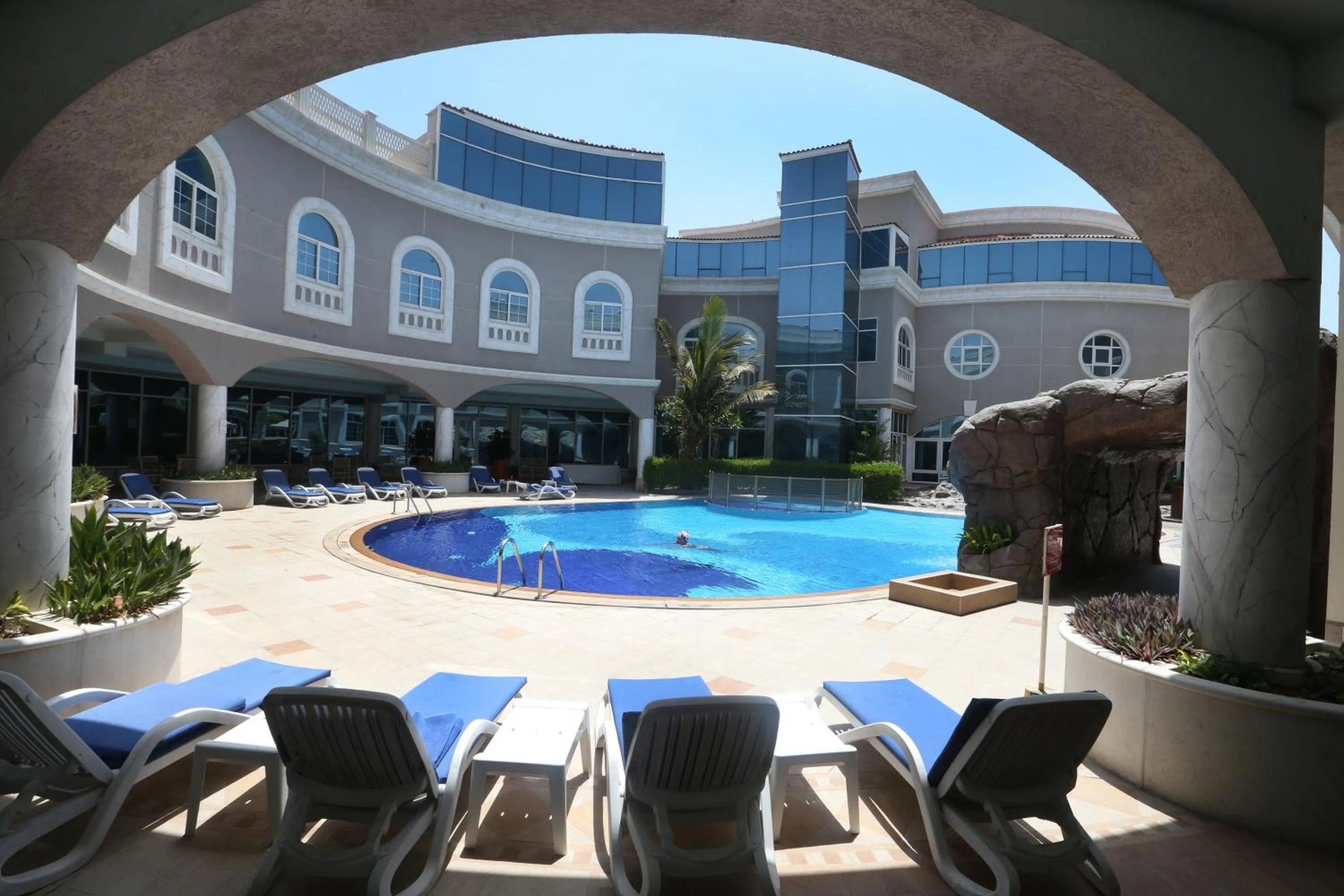 Swimming pool in Sharjah Premiere Hotel & Resort