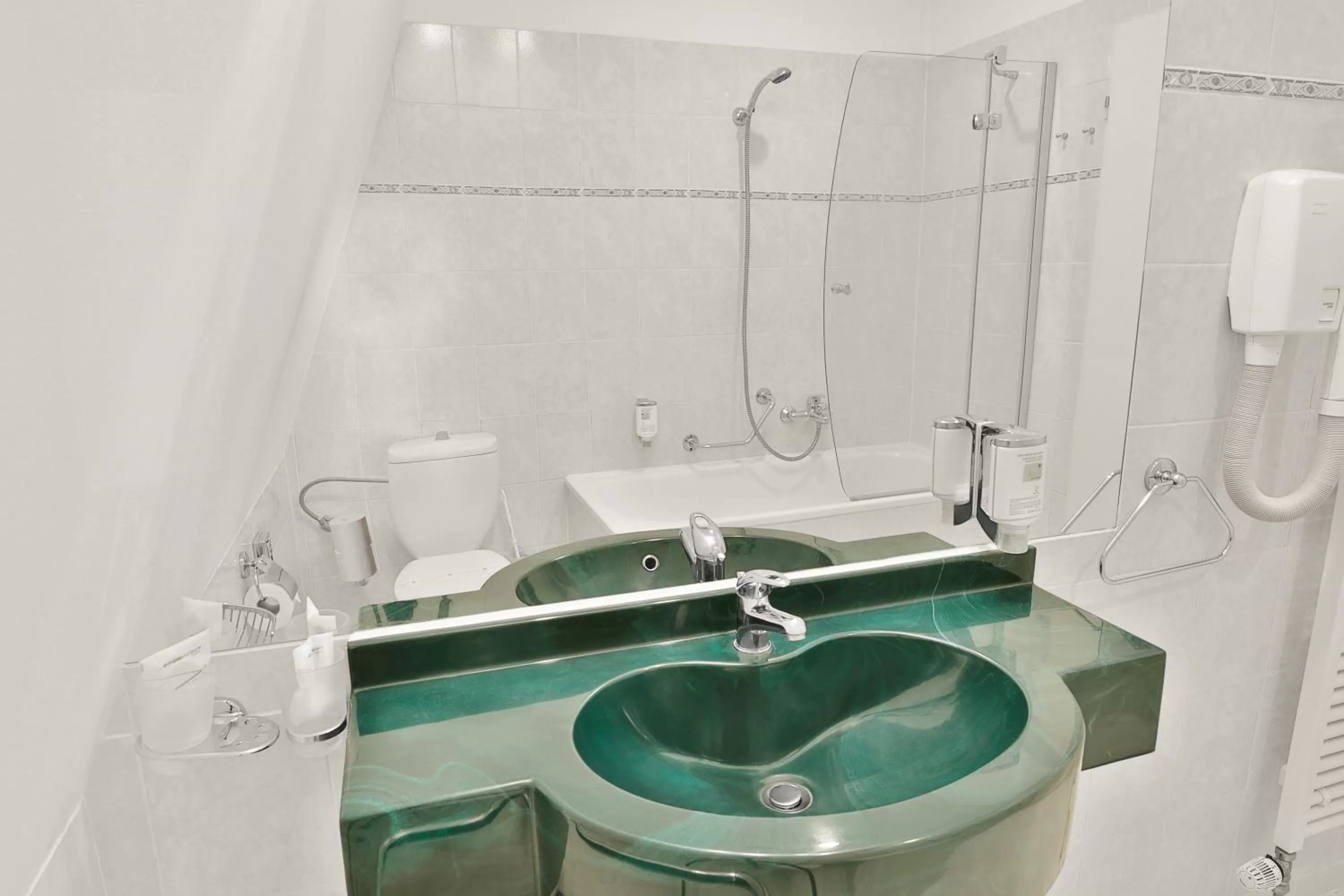 Bathroom in Belvedere Wellness Hotel