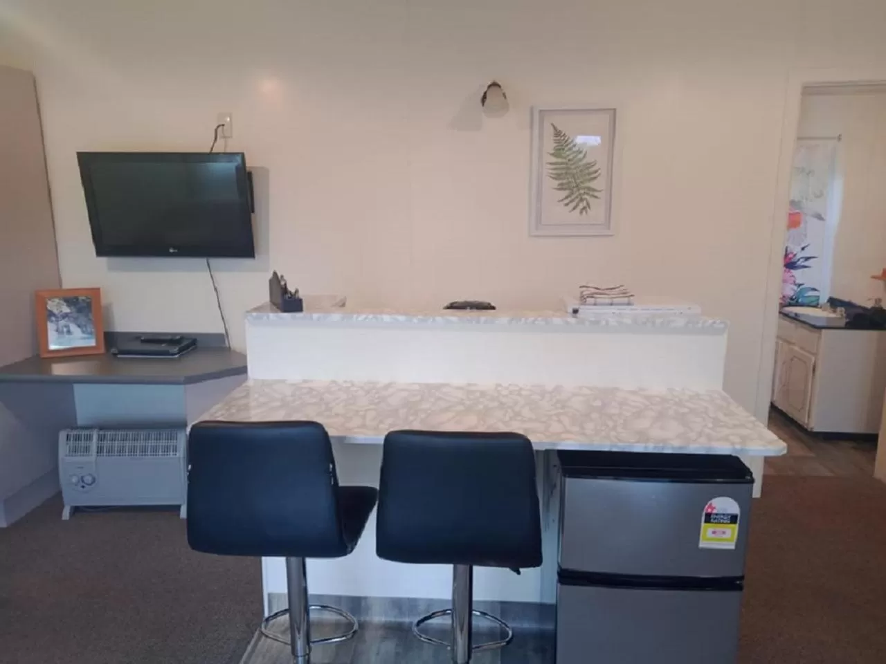 Dining area in Alpine View Motel