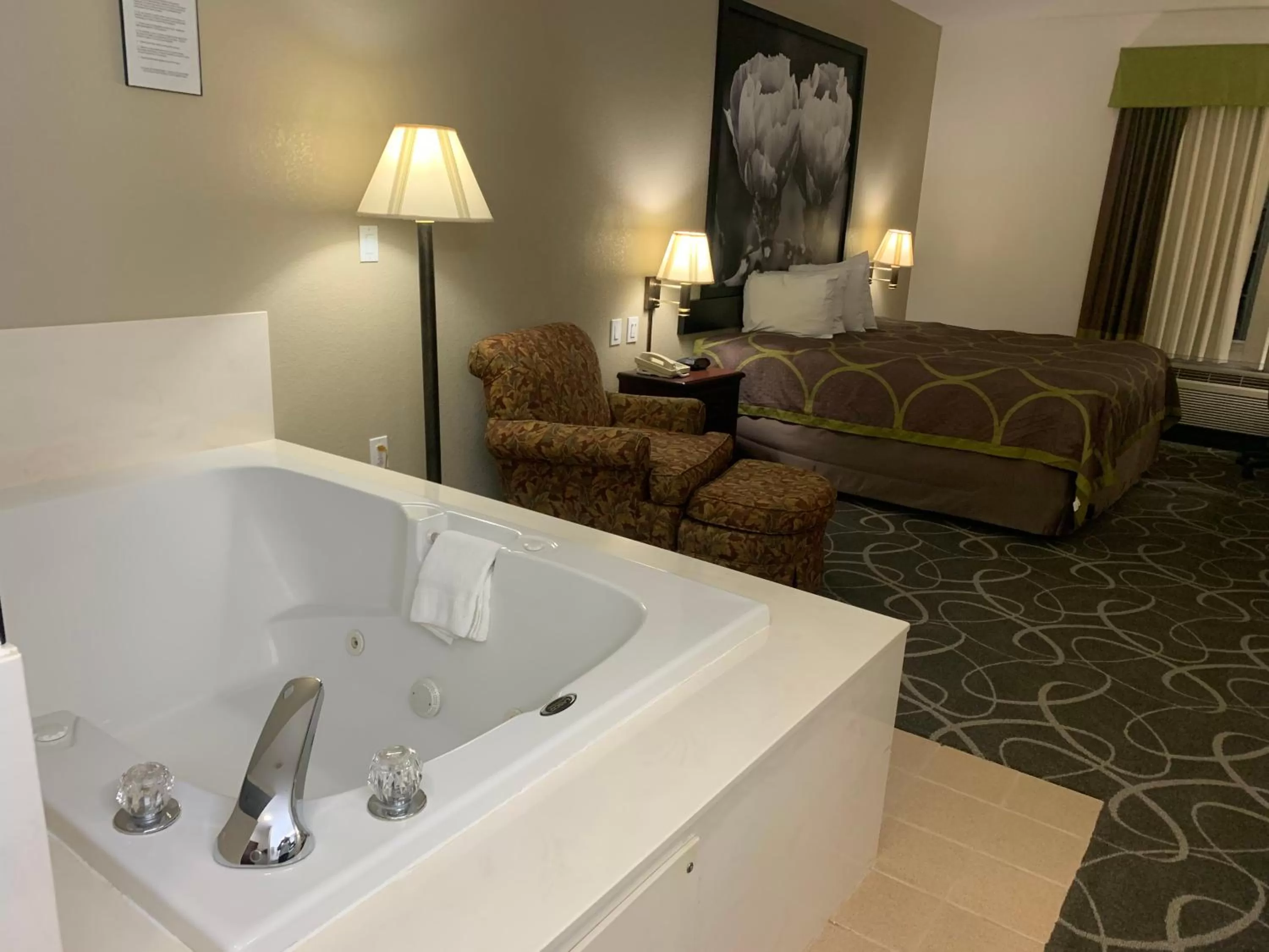 Super 8 by Wyndham Hillsboro TX