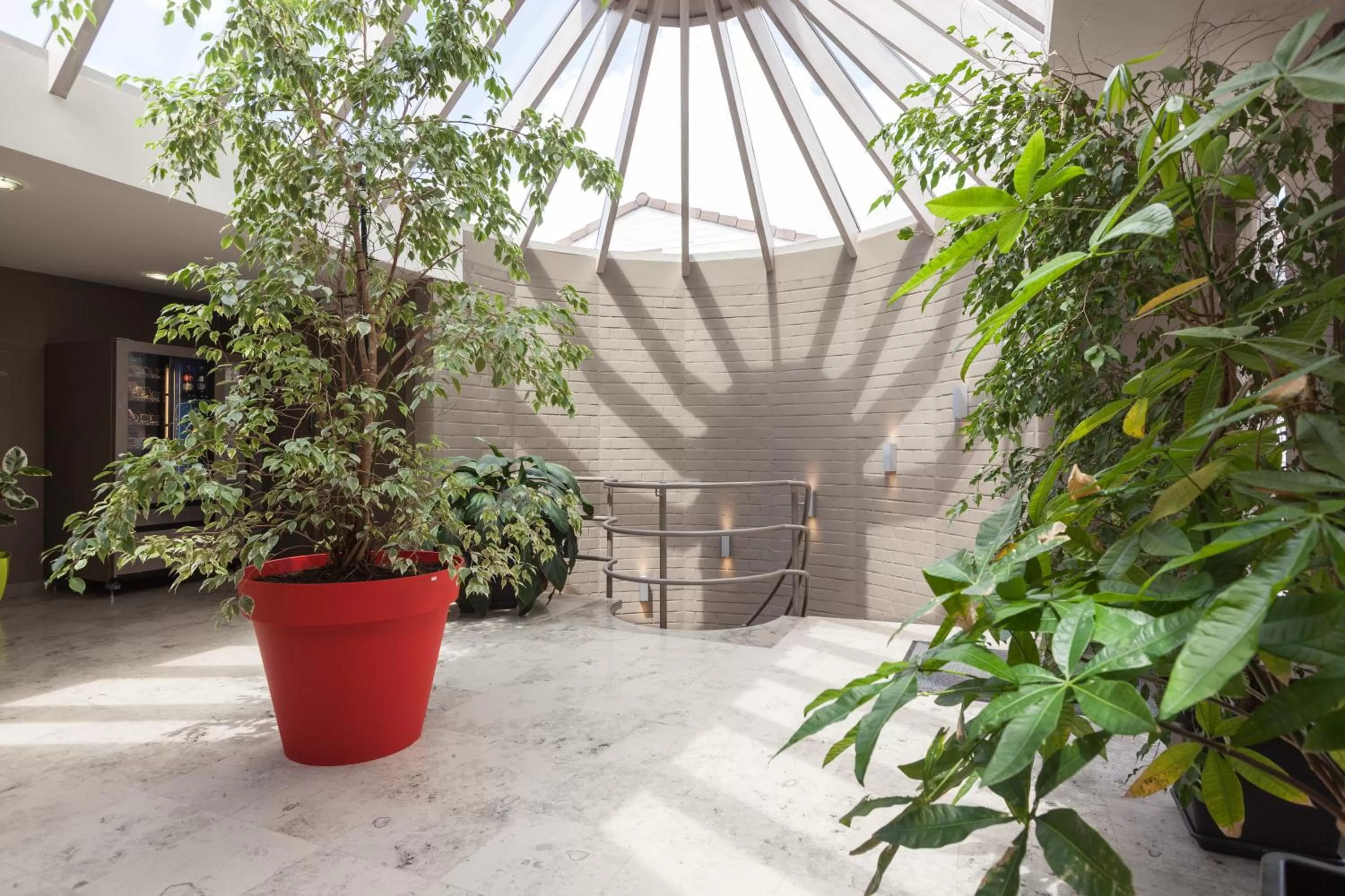 Patio in Flanders Lodge Hotel