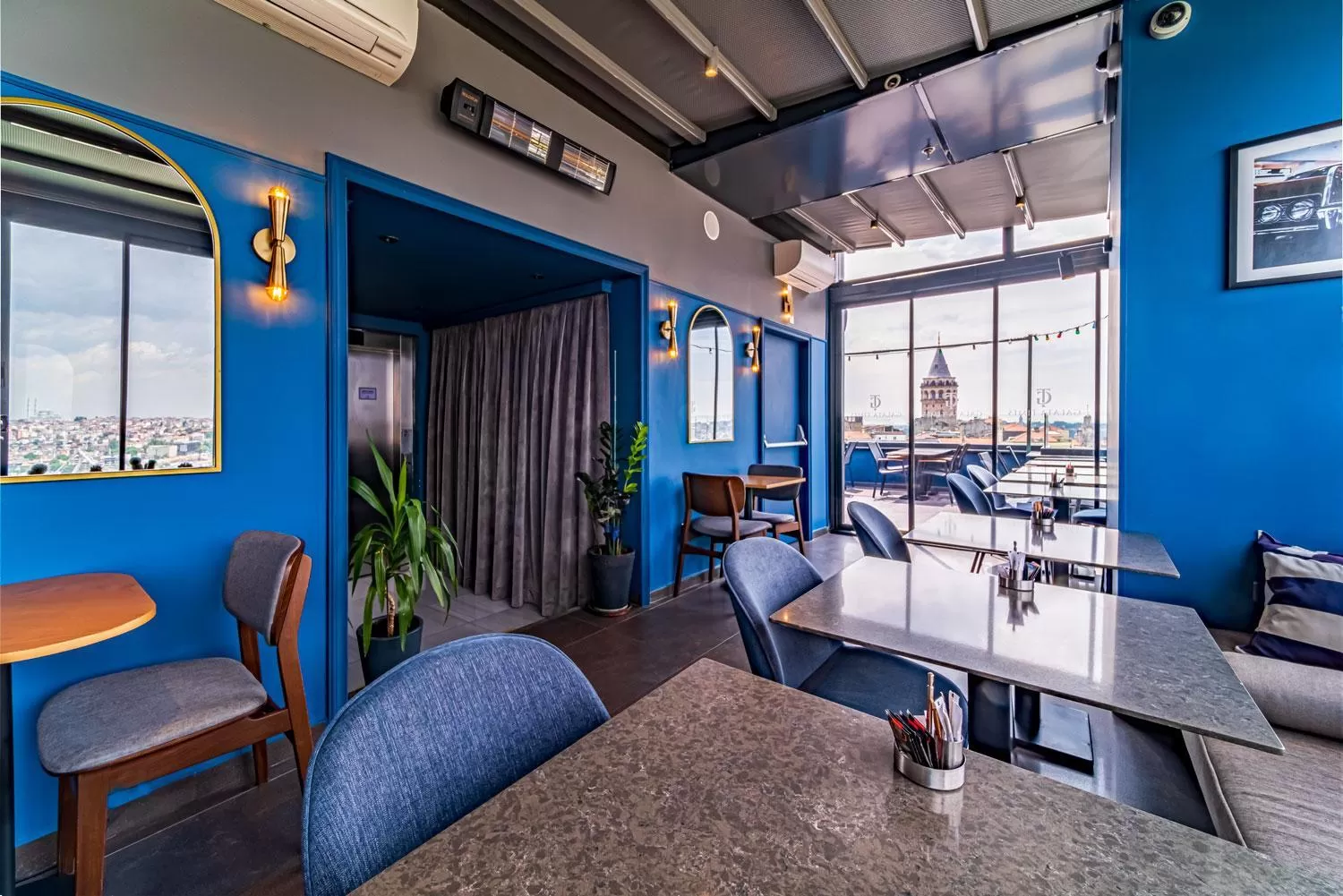 Restaurant/places to eat in Galata Times Hotel