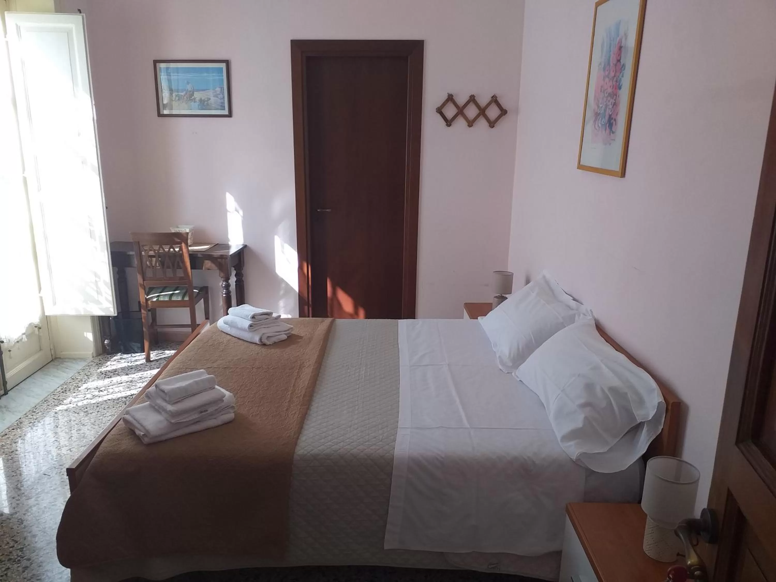 Bedroom, Bed in B&B Batarà - "La Terrazza del Centro"