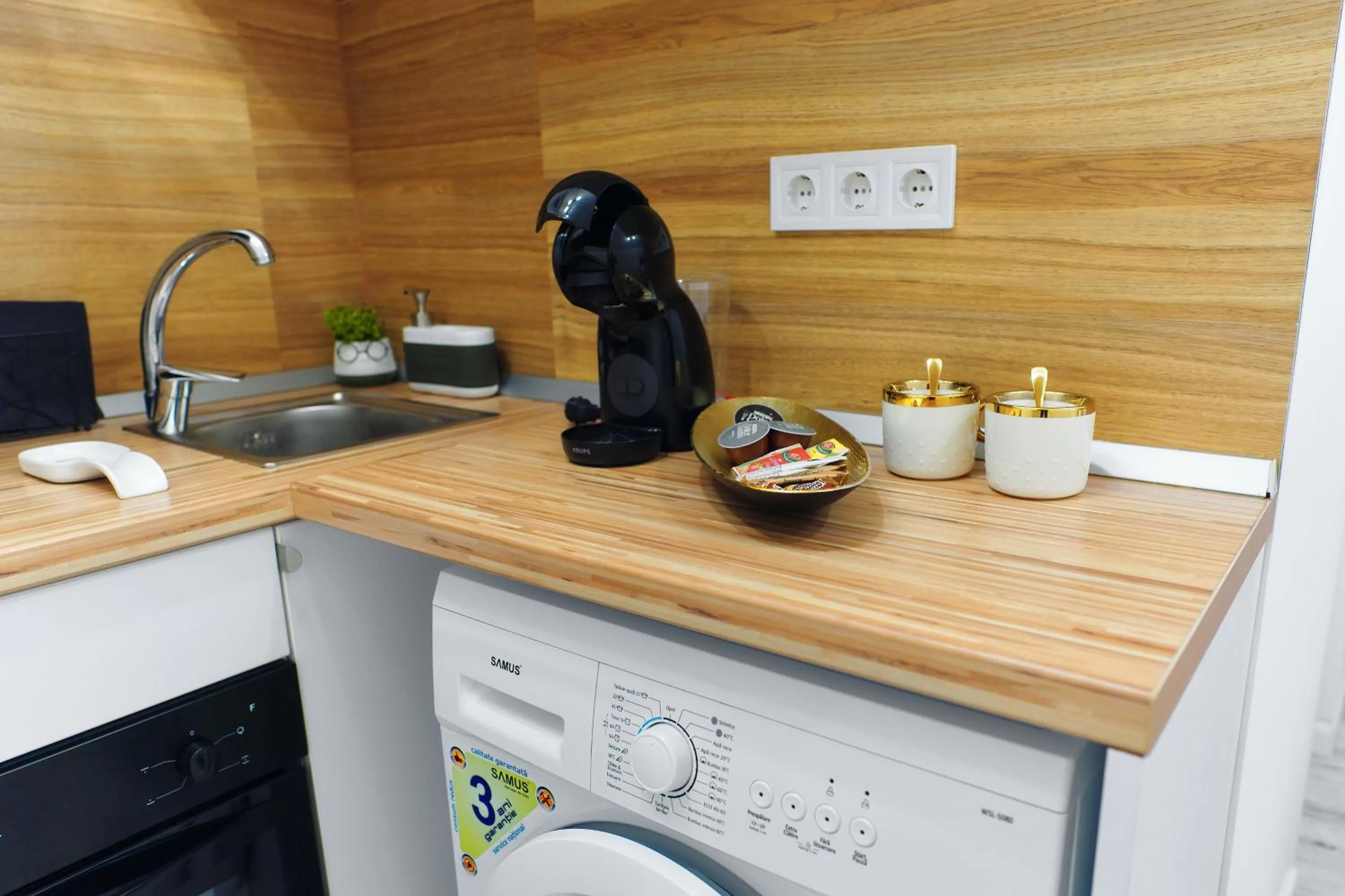 Kitchen/Kitchenette in Bella House