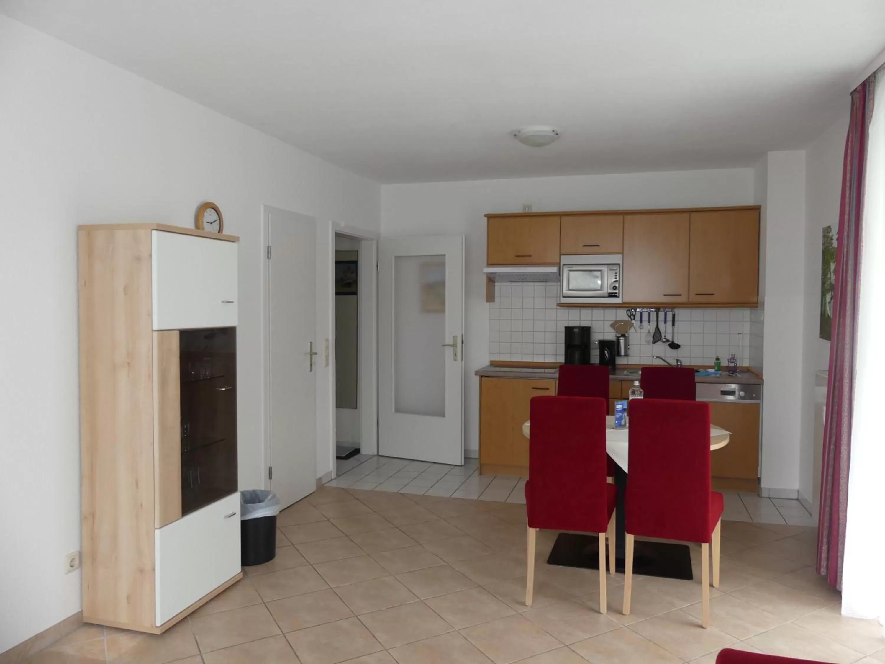 Living room, Kitchen/Kitchenette in Apartmenthaus Binzer Sterne