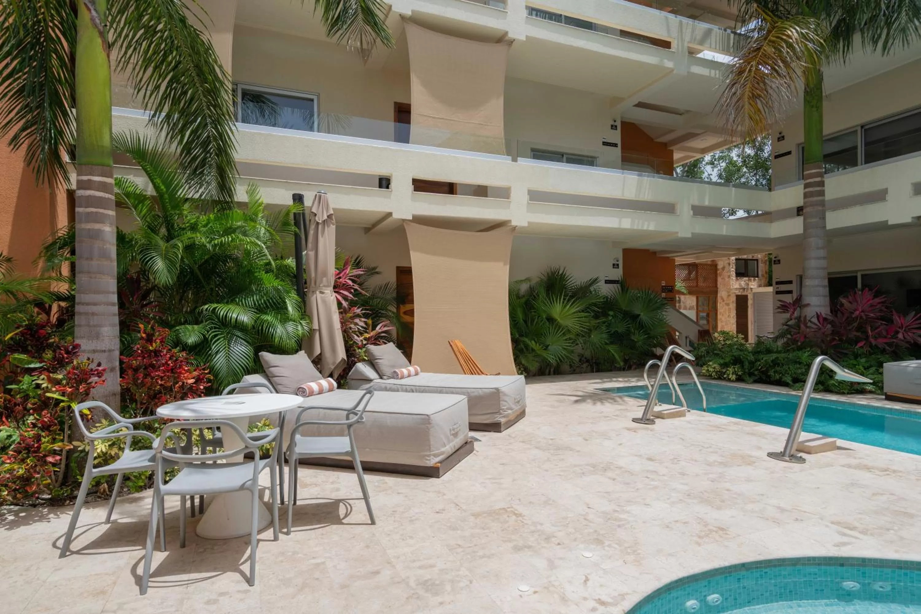 Swimming pool in Valhalla Residences by Biwa