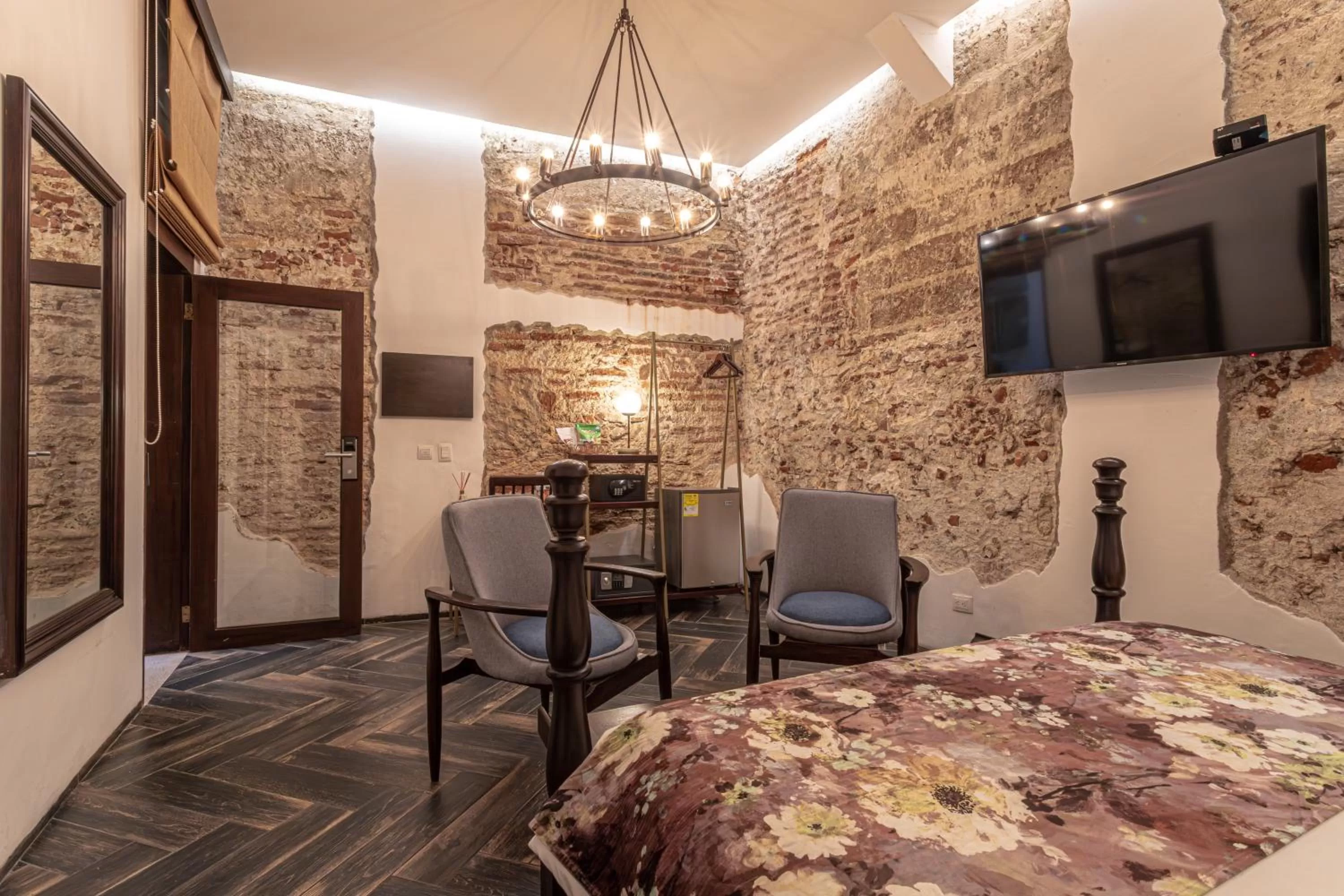 TV and multimedia, Bed in Soy Local Insignia