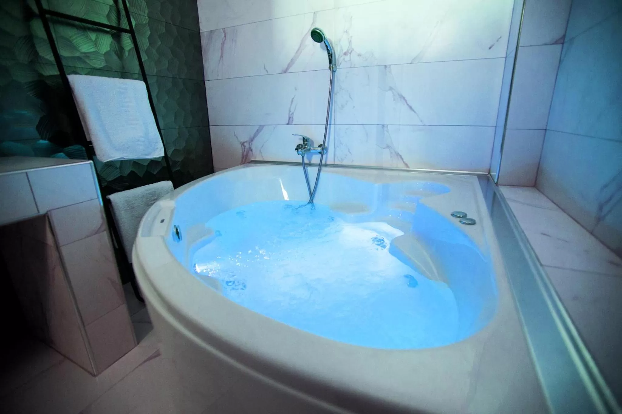 Anemos Luxury Apartments