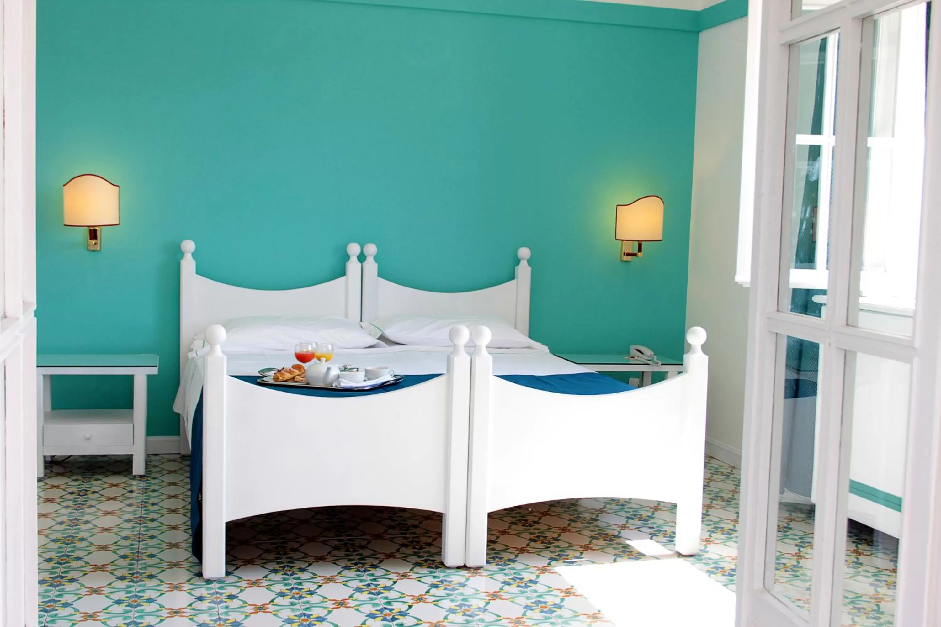 Bed in Sunbay Park Hotel