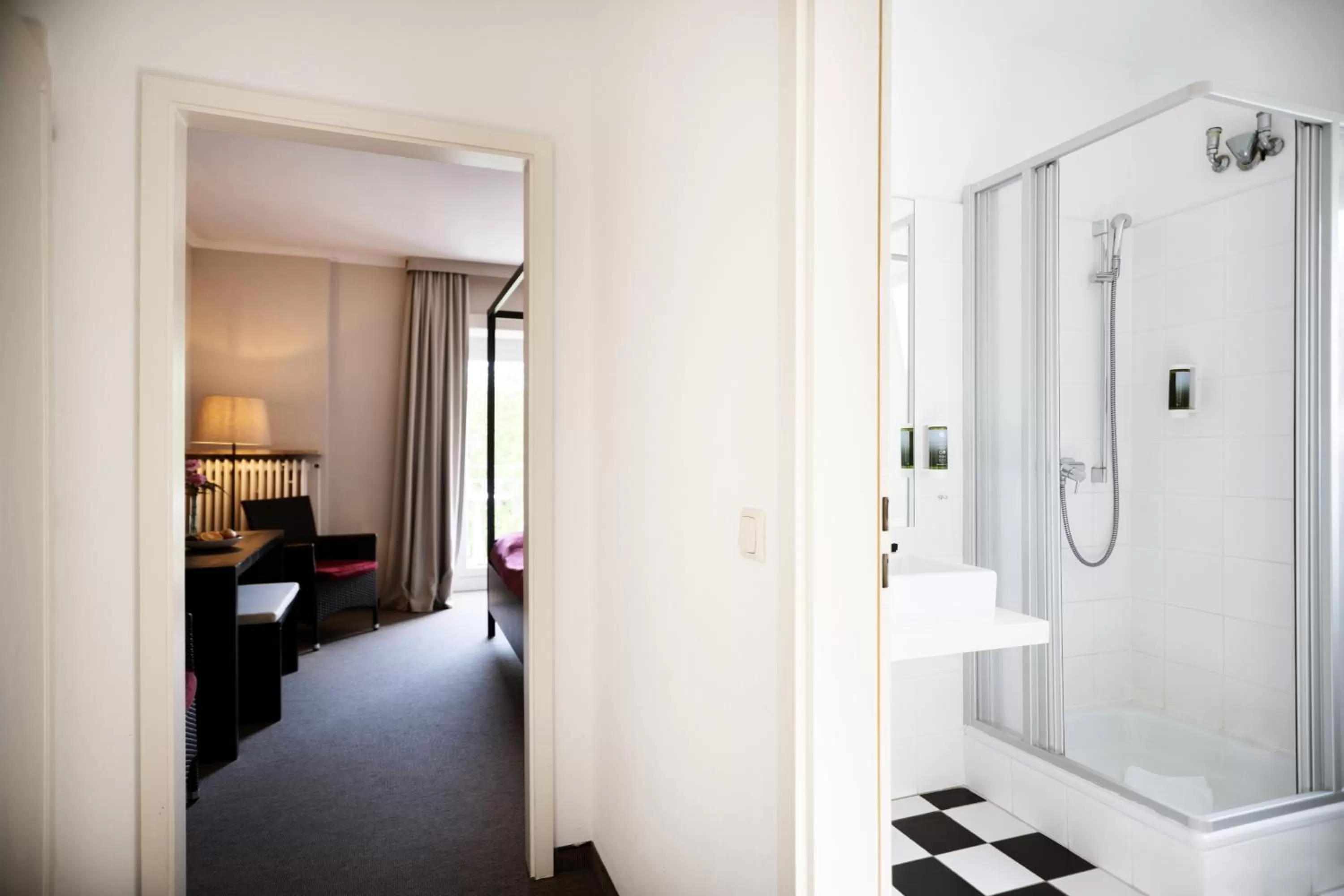 Shower in Hotel Dieksee - Collection by Ligula