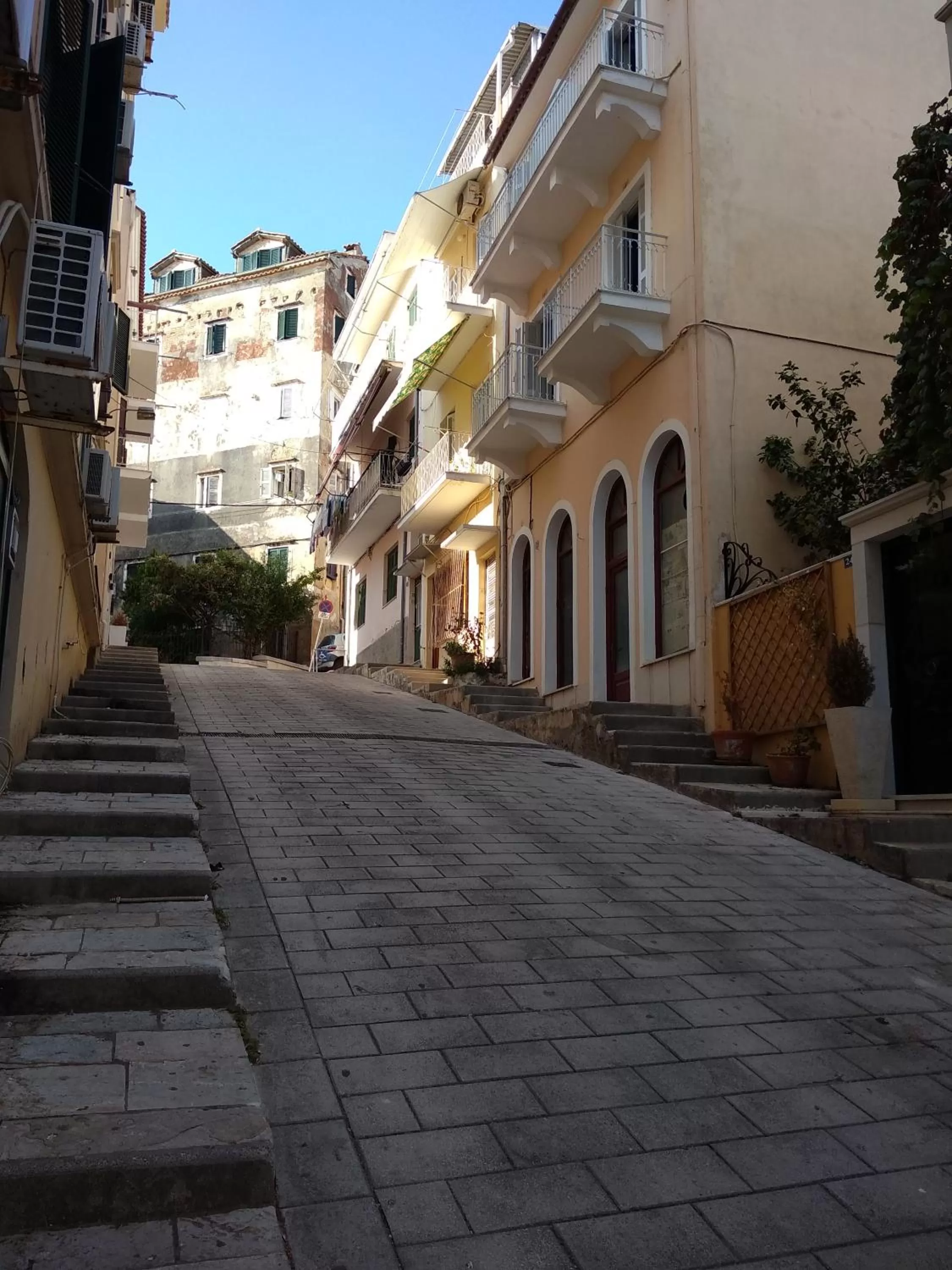 Property building in LOC HOSPITALITY Urban Suites