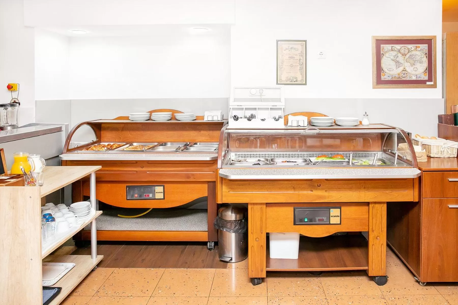 Continental breakfast in Hotel Niky