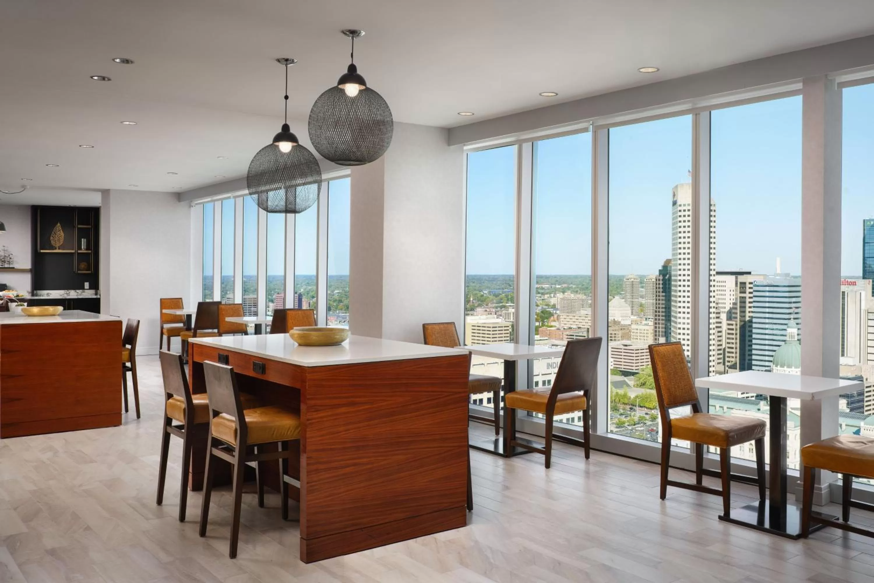 Lounge or bar in JW Marriott Indianapolis