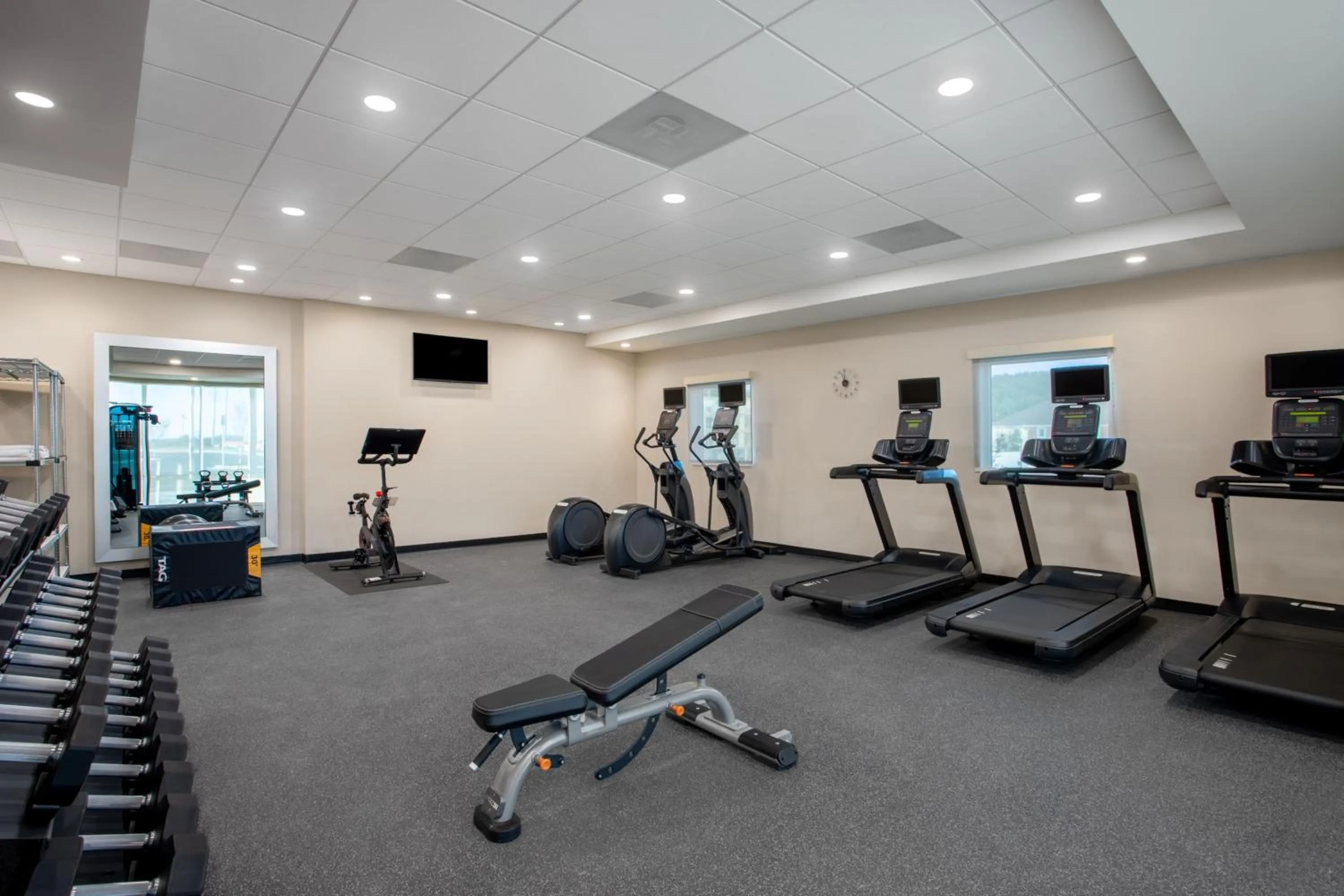 Fitness centre/facilities in Home2 Suites By Hilton Calhoun