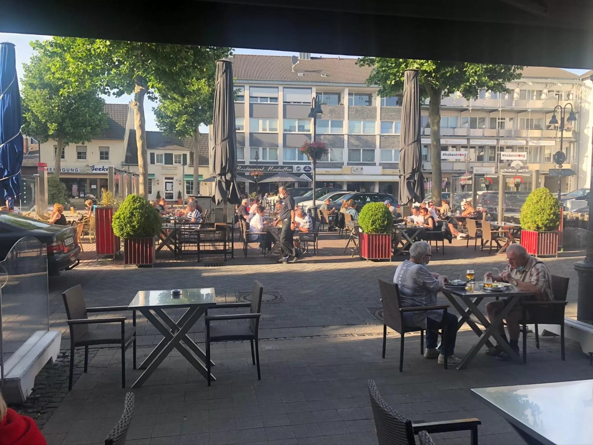 Restaurant/places to eat in Hotel Allegra