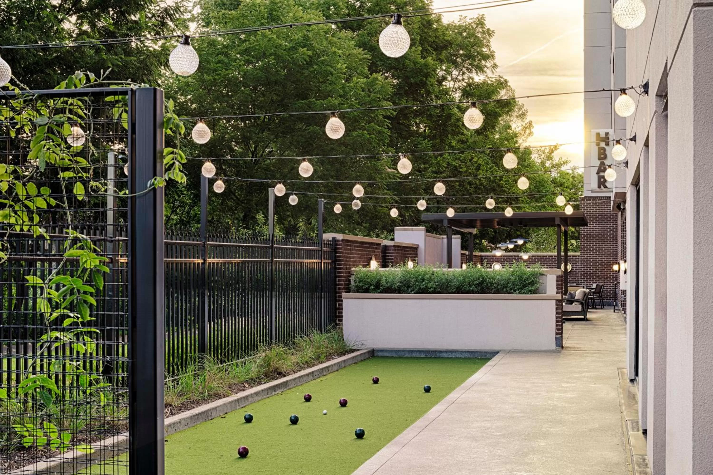 Patio in Hyatt House Columbus OSU Short North