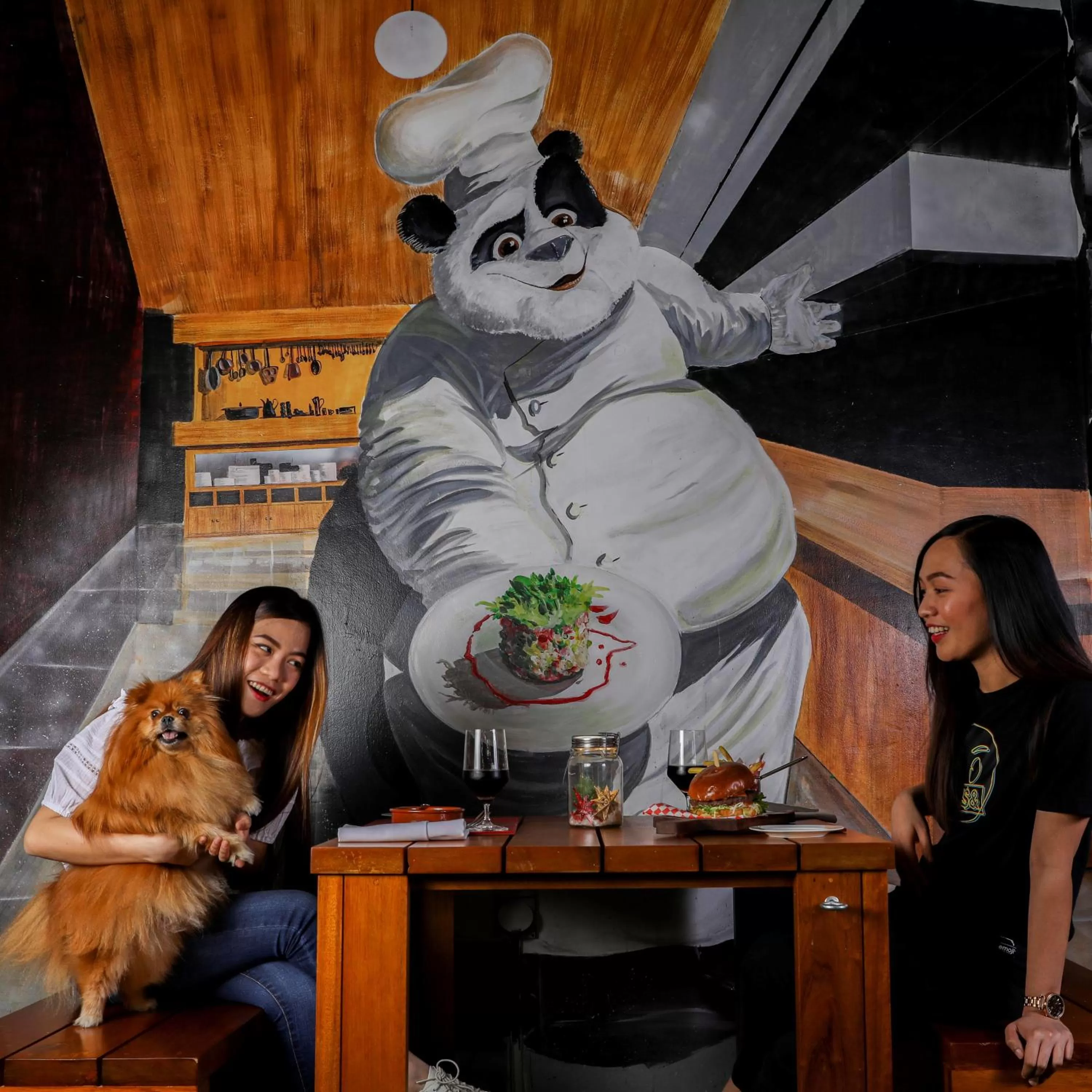 Restaurant/places to eat in Mövenpick Hotel Jumeirah Beach