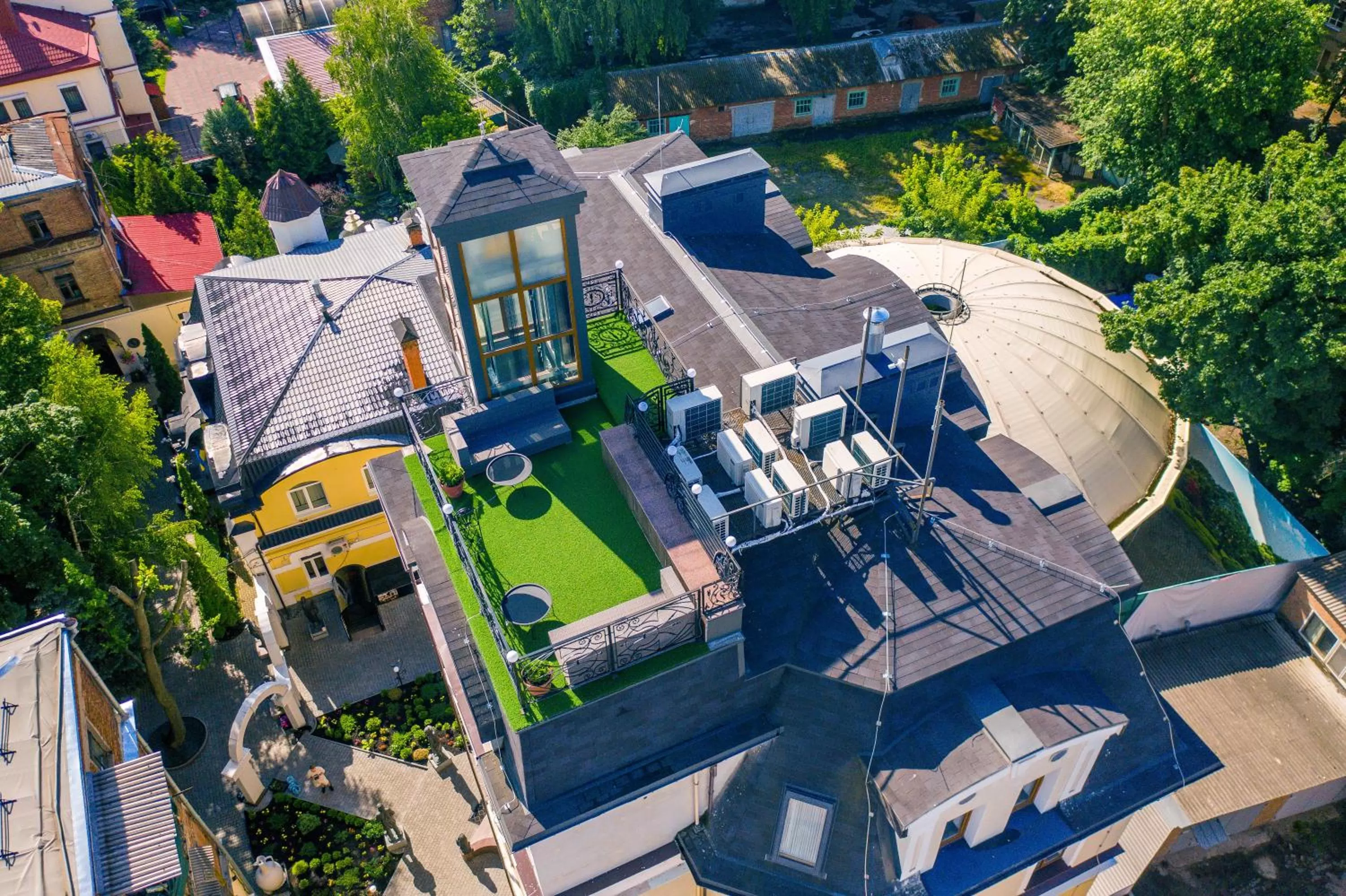 Balcony/Terrace, Bird's-eye View in Hotel "Mandarin Clubhouse"
