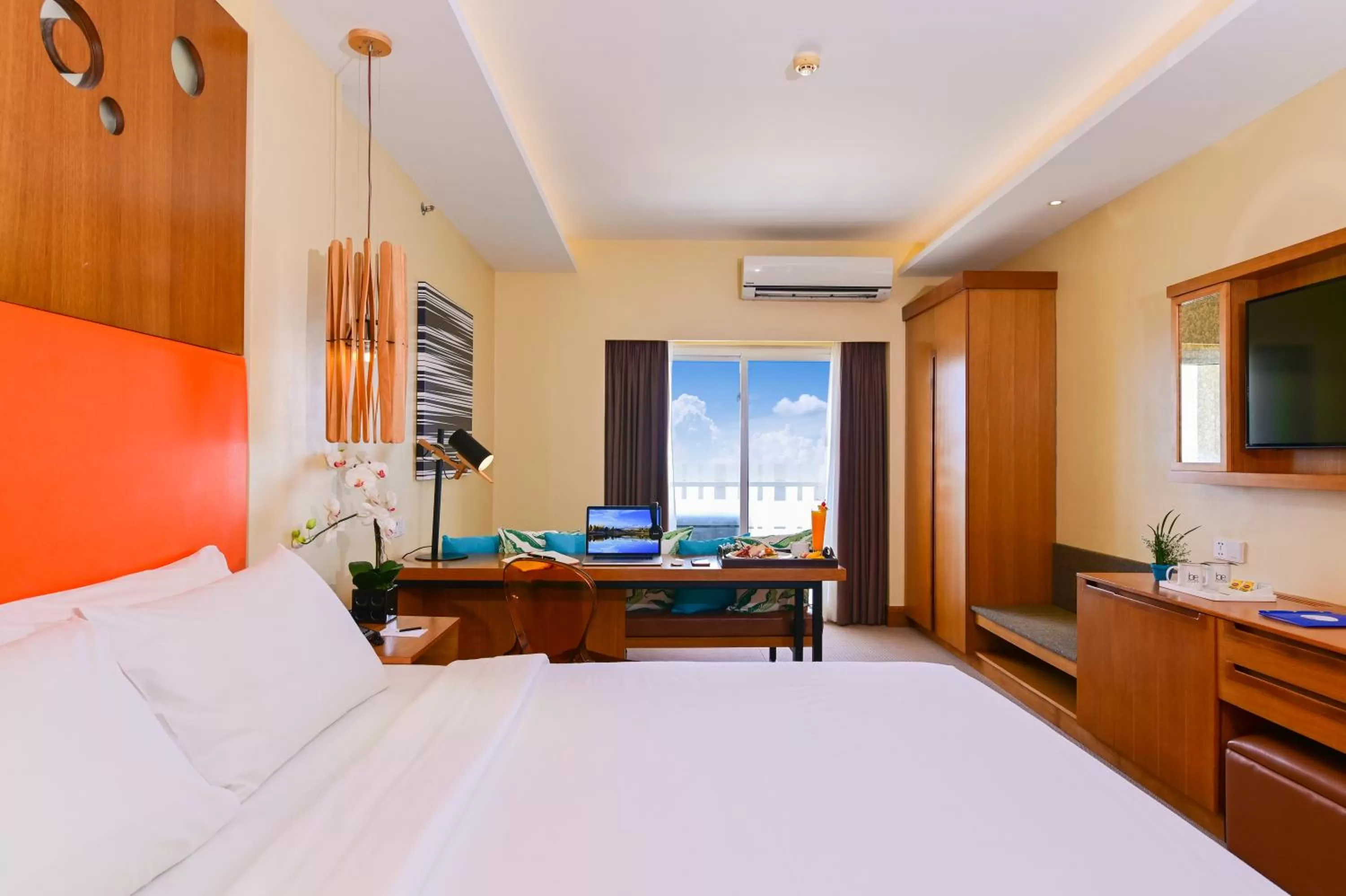 Sea view, Bed in BE Resort Mactan