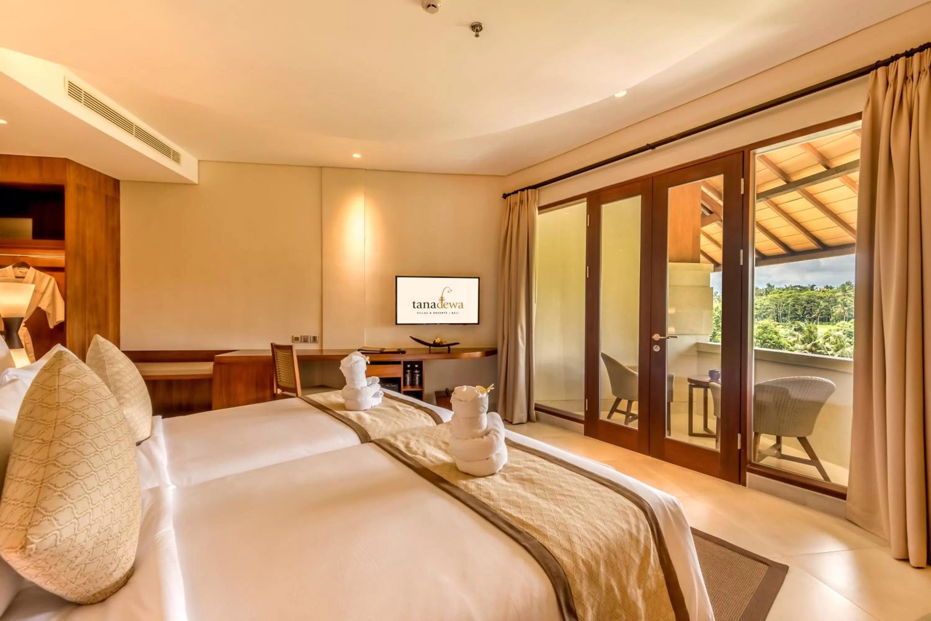 Photo of the whole room, Bed in tanadewa Resort Ubud Bali by Cross Collection