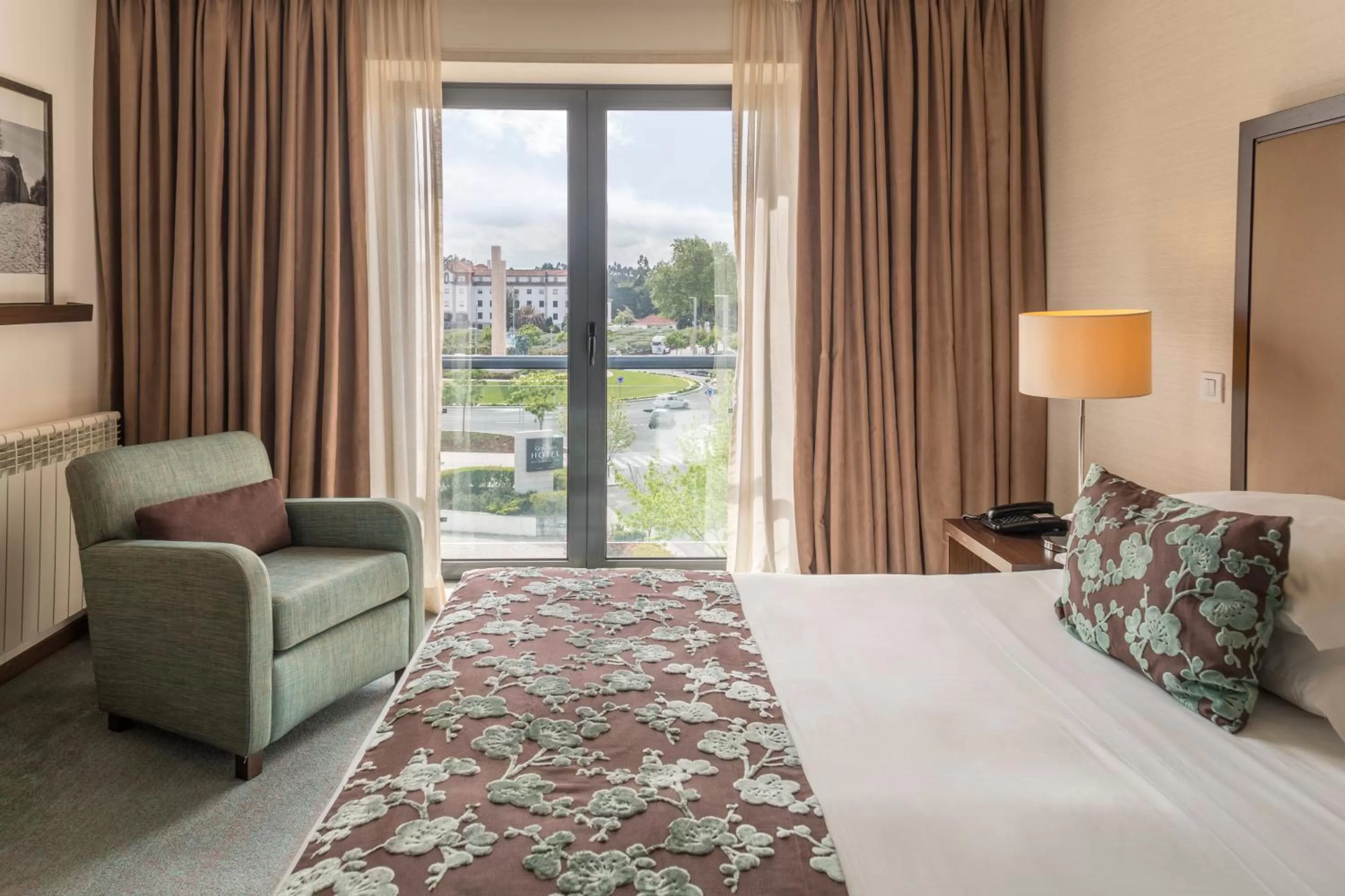 Design Single Room in Hotel Dom Goncalo & Spa