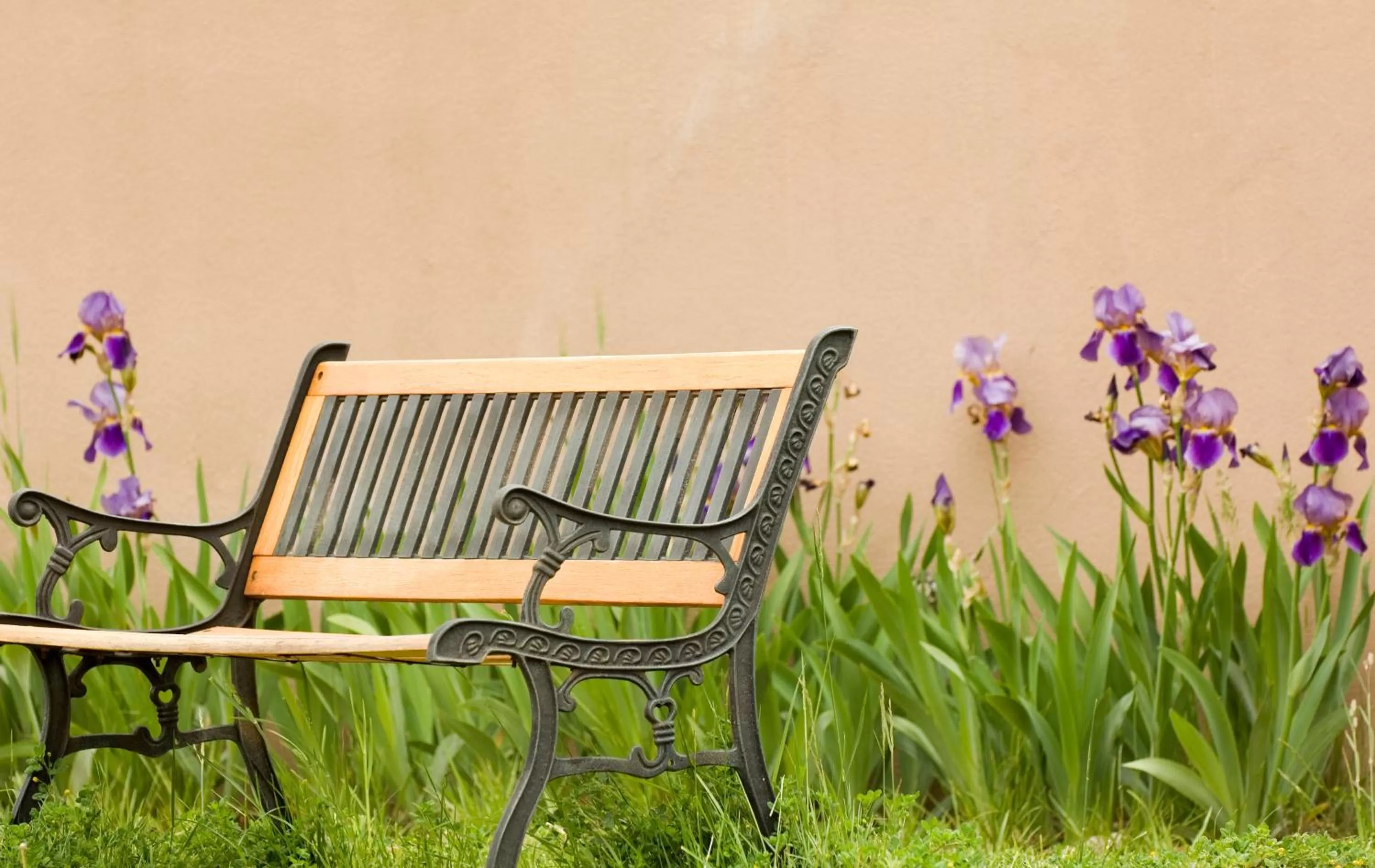Decorative detail in Fort Marcy Suites by All Seasons Resort Lodging