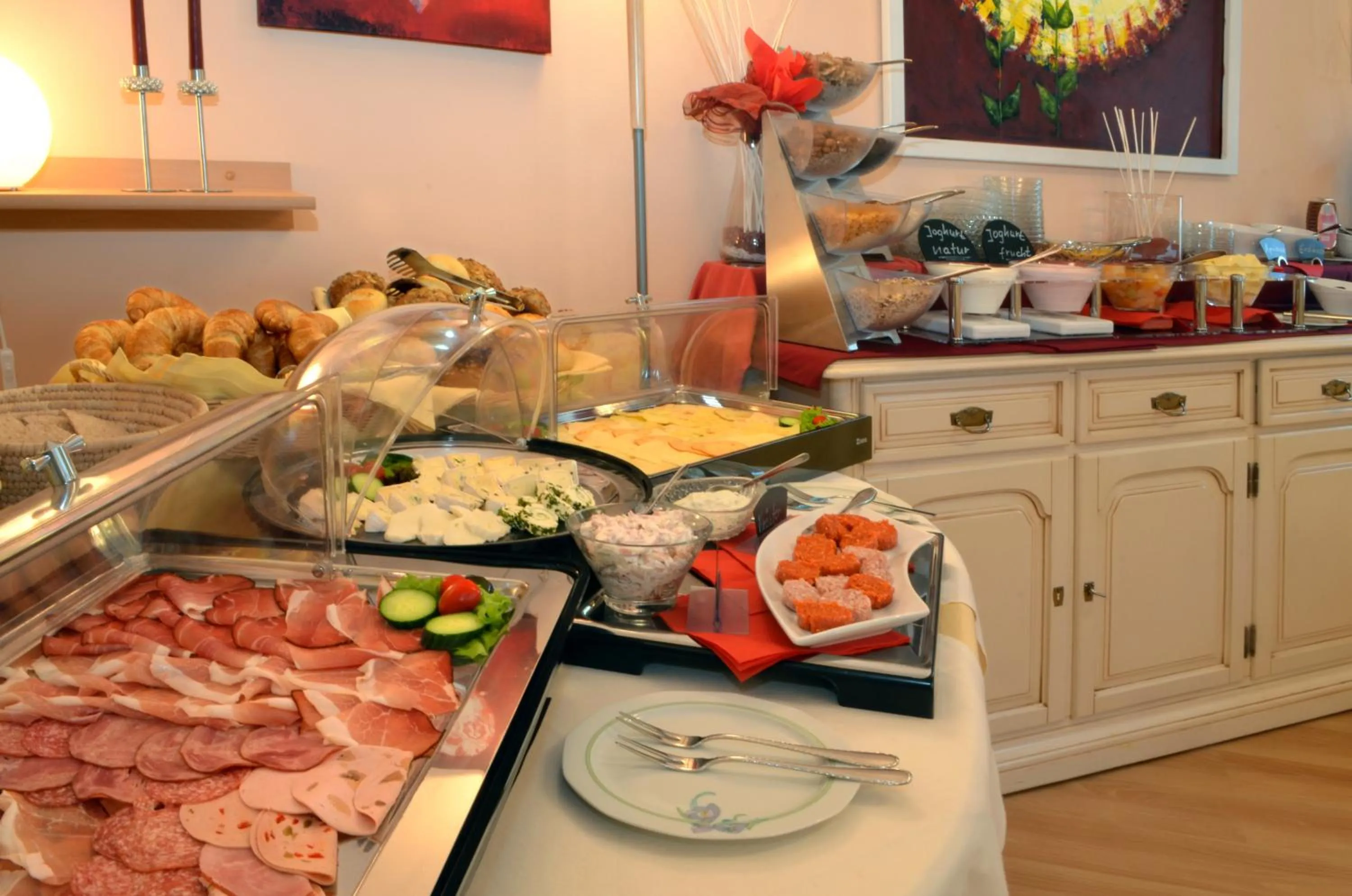 Buffet breakfast in Hotel Heissinger