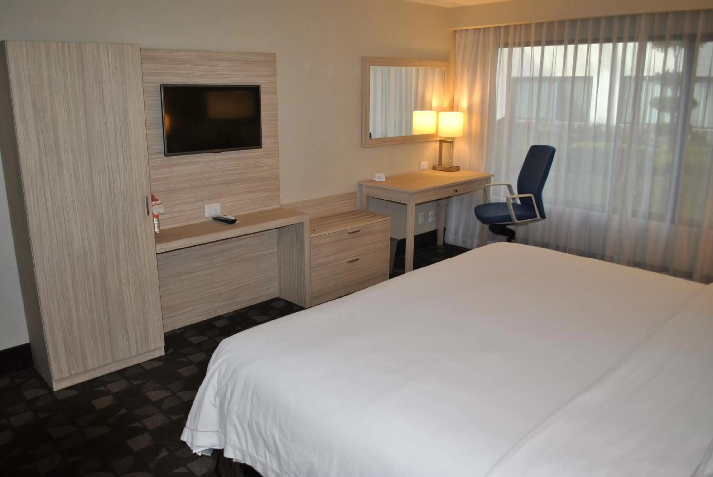 Bed in Holiday Inn Express Toluca by IHG