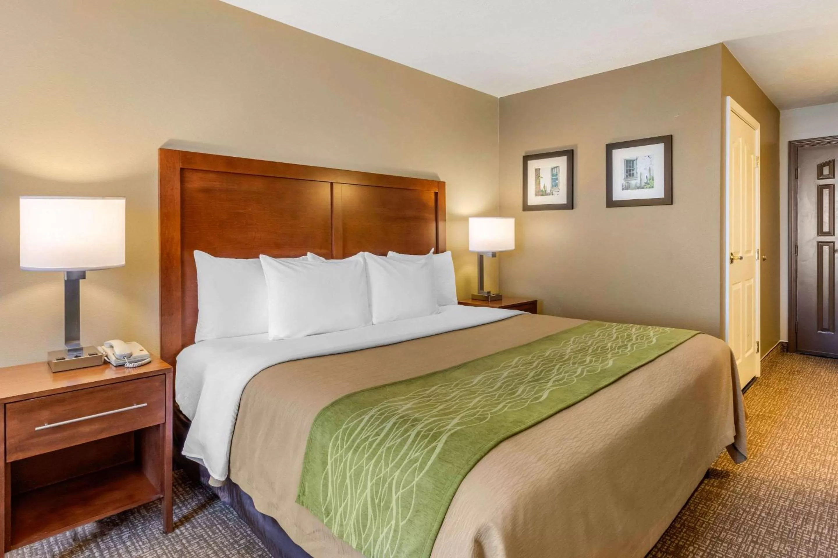 Standard Queen Room with Tub - Non-Smoking in Comfort Inn & Suites El Centro I-8