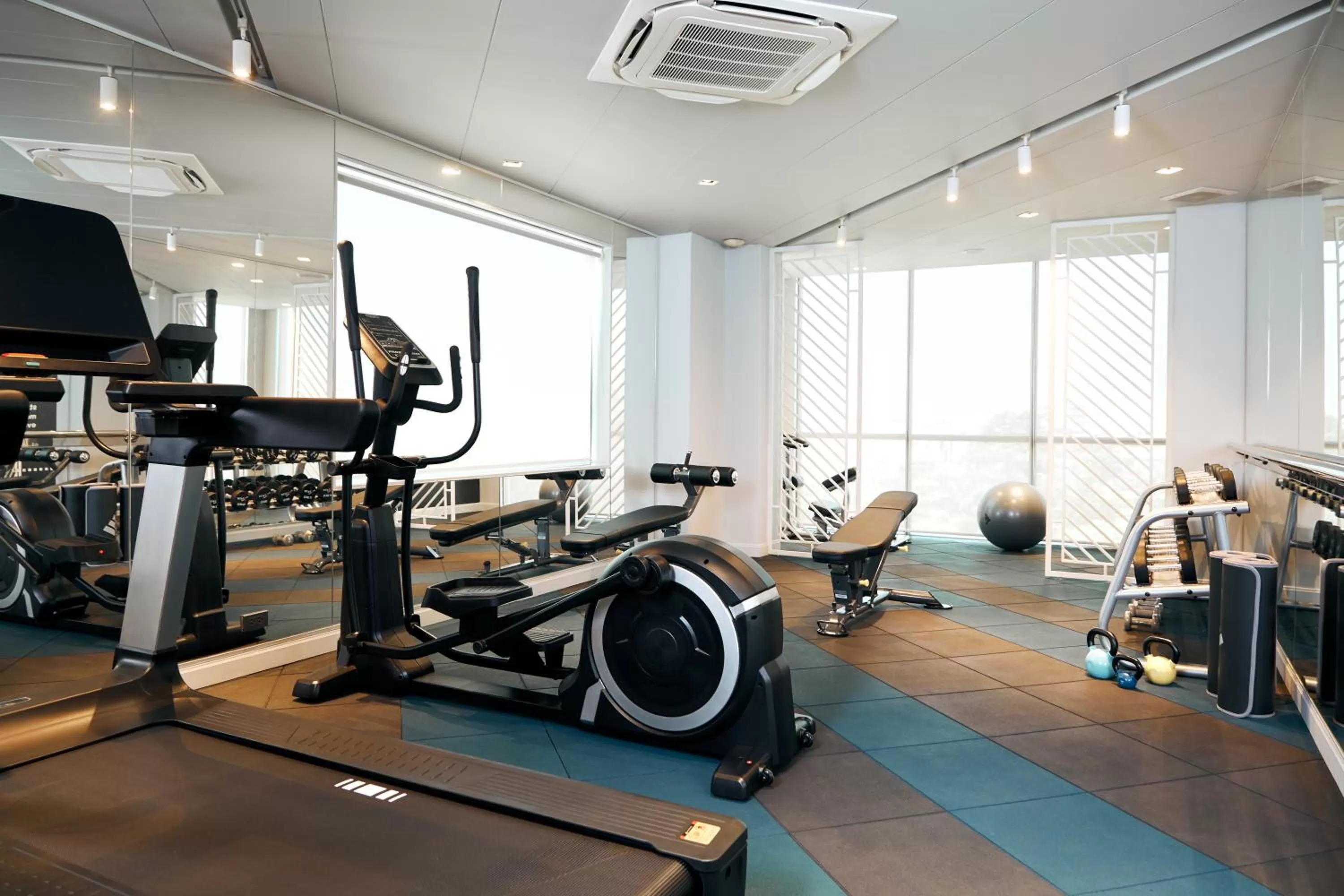 Fitness centre/facilities in Casa 17 Hotel Bangkok