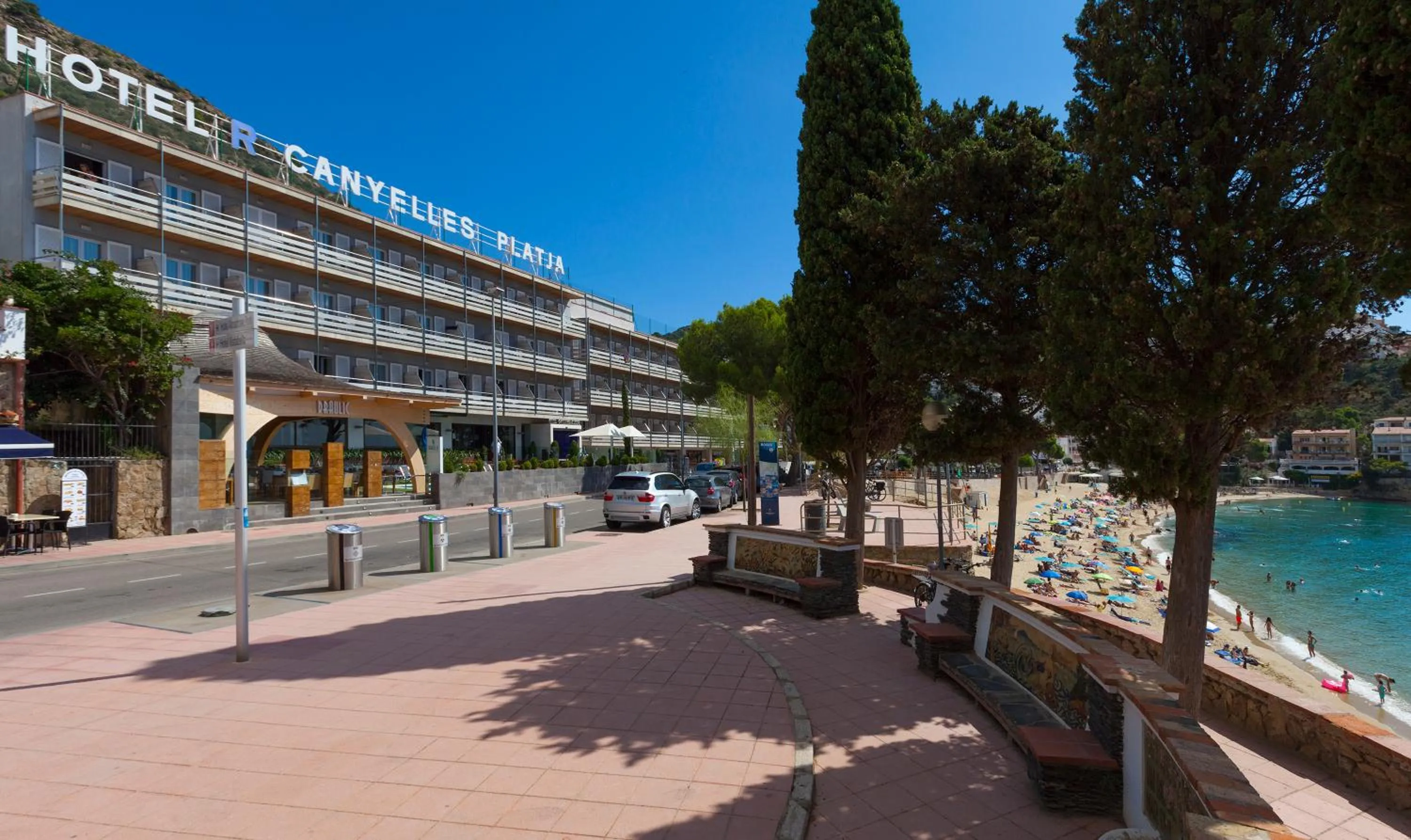 Facade/entrance in Canyelles Platja
