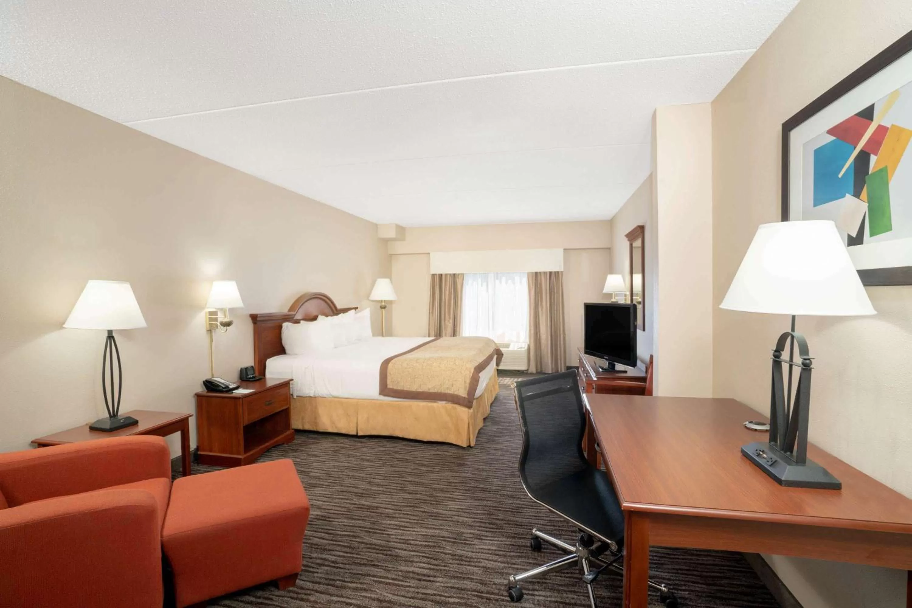 Photo of the whole room, Bed in Wingate by Wyndham Charlotte Airport