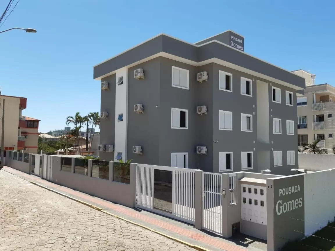 Property Building in Pousada Gomes