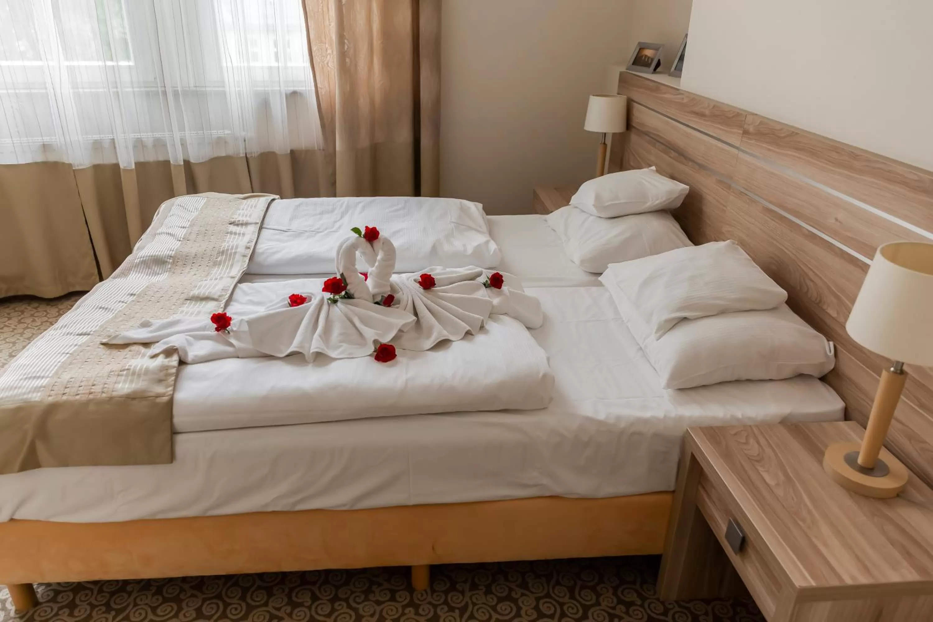 Photo of the whole room, Bed in Hotel Cesarskie Ogrody