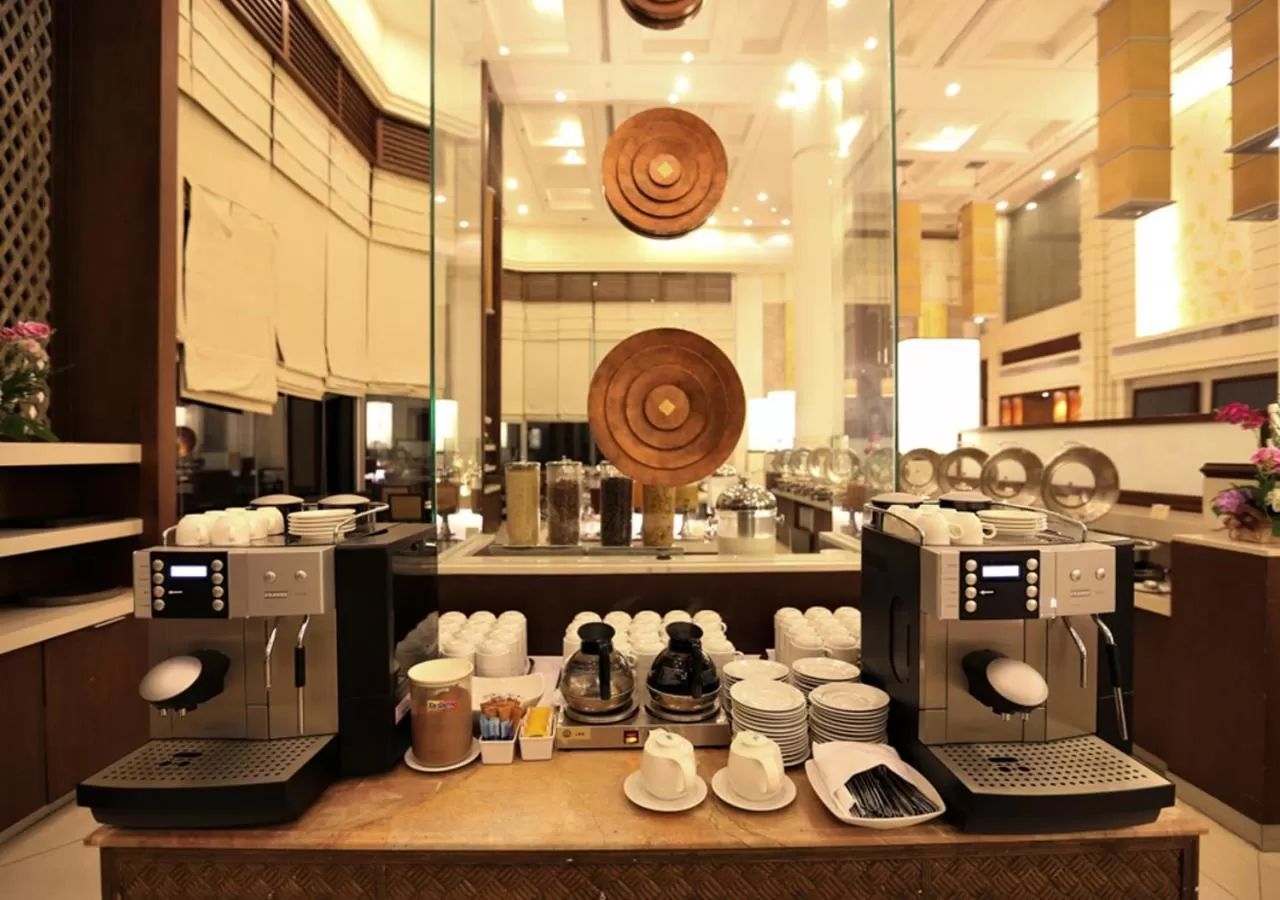 Restaurant/places to eat in The Imperial Hotel & Convention Centre Korat