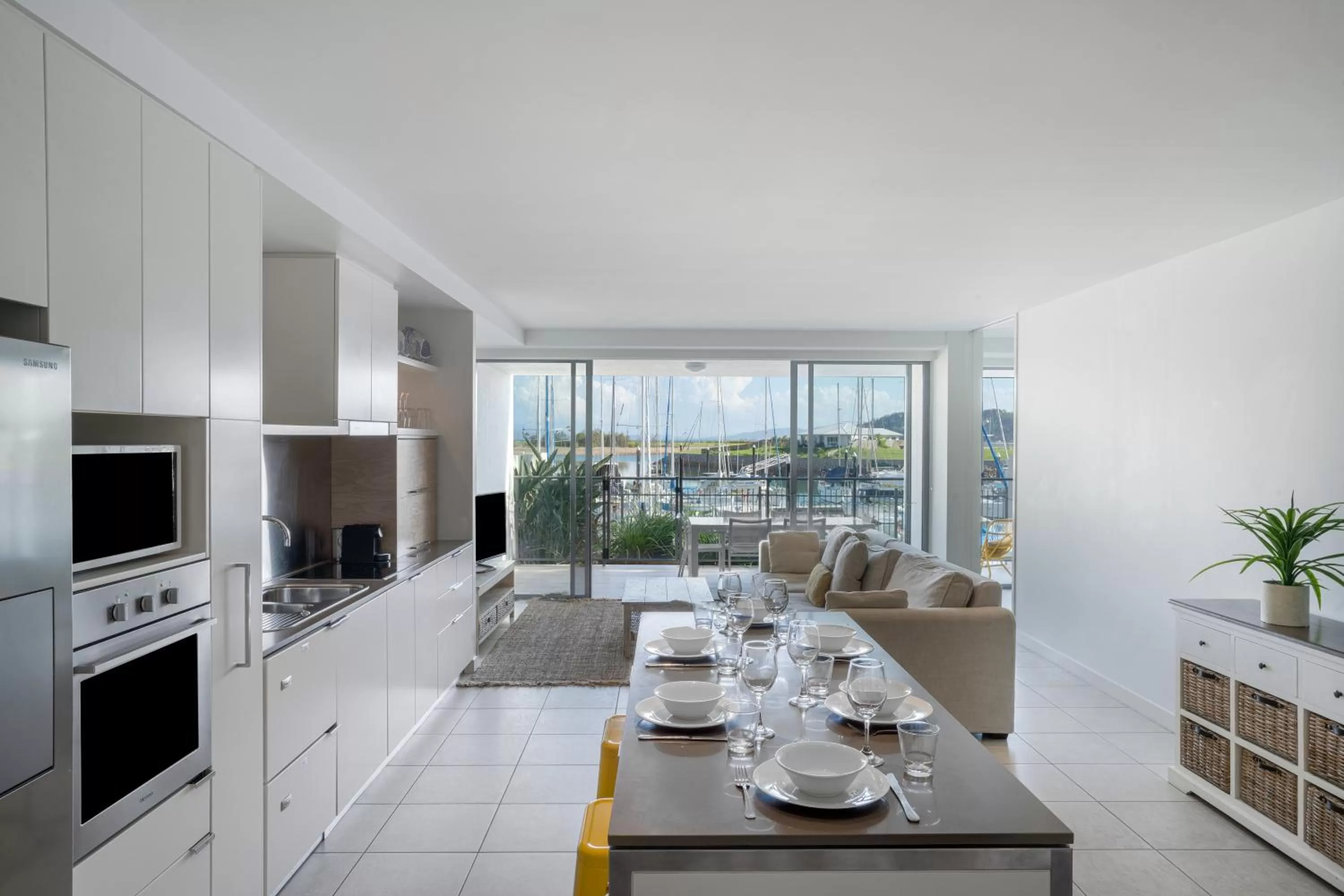 Kitchen or kitchenette in Peppers Blue on Blue