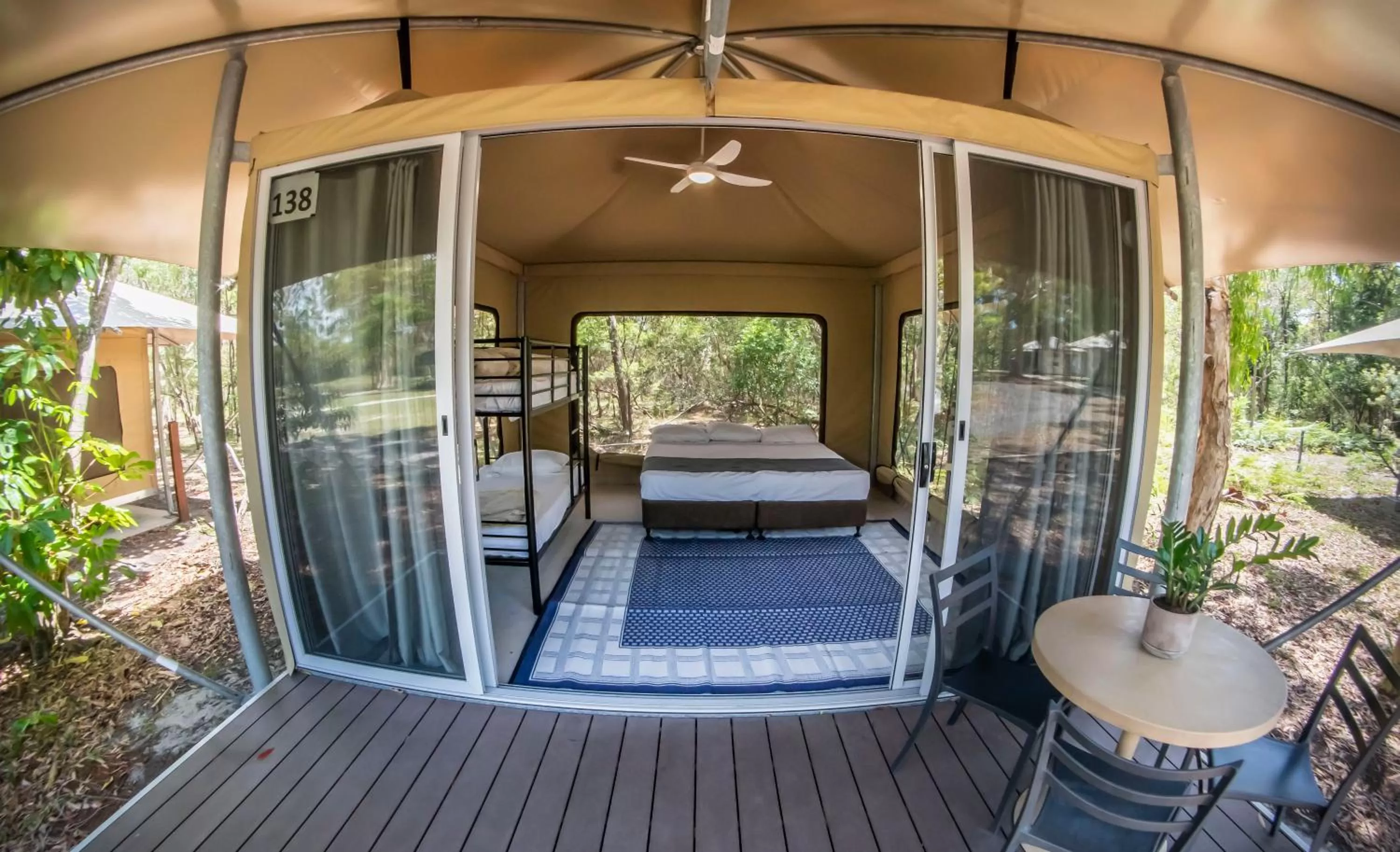 Facade/entrance, Bed in Noosa North Shore Retreat