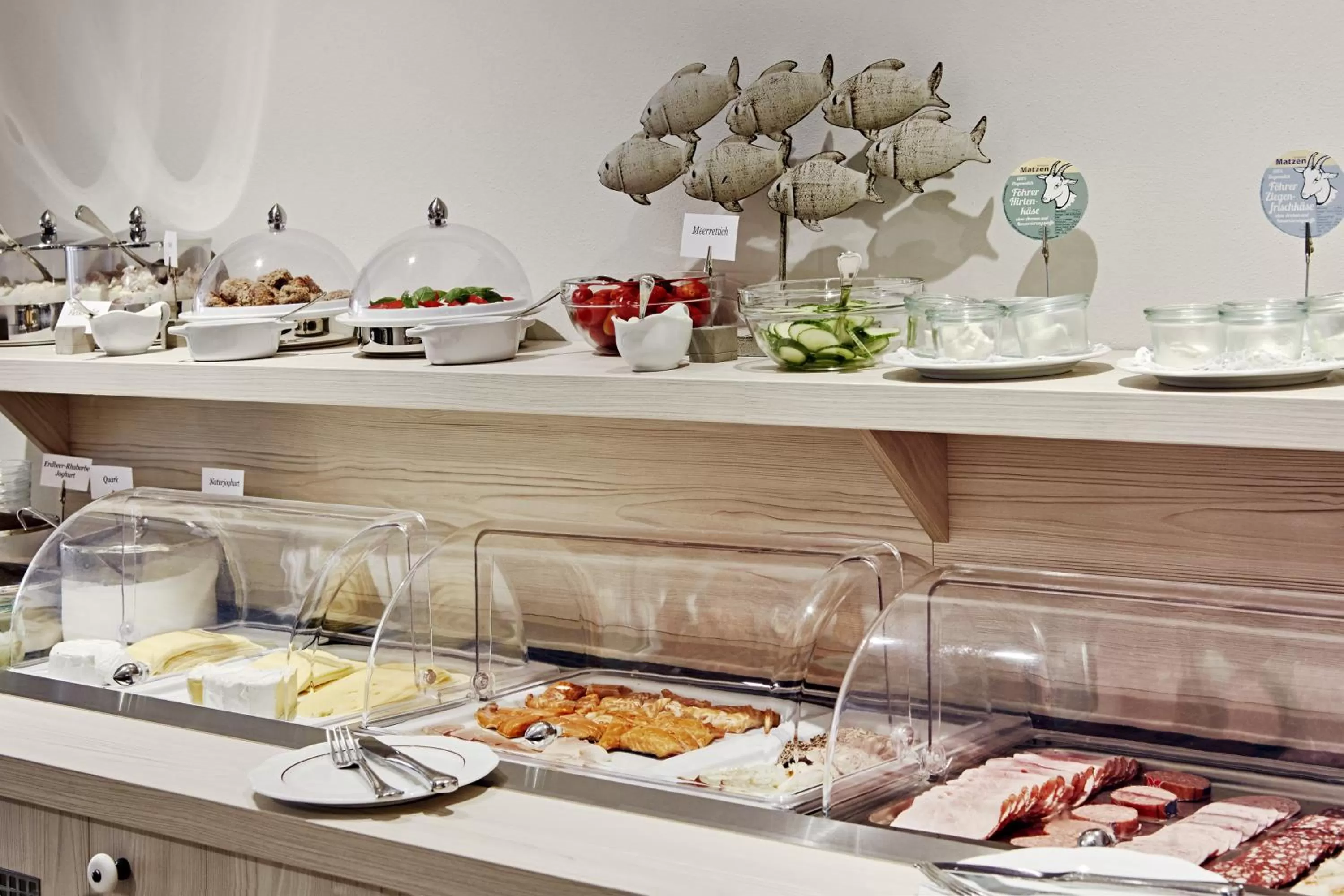 Buffet breakfast, Food in Duus Hotel garni