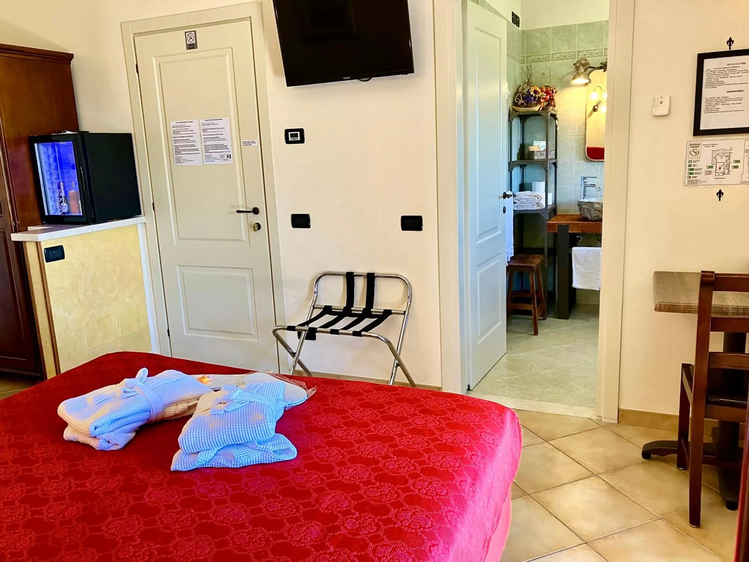 Spring, Bed in B&B Desenzano Paradise