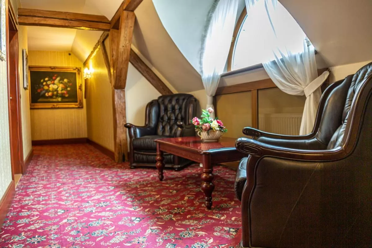 Property building in Chateau Zbiroh