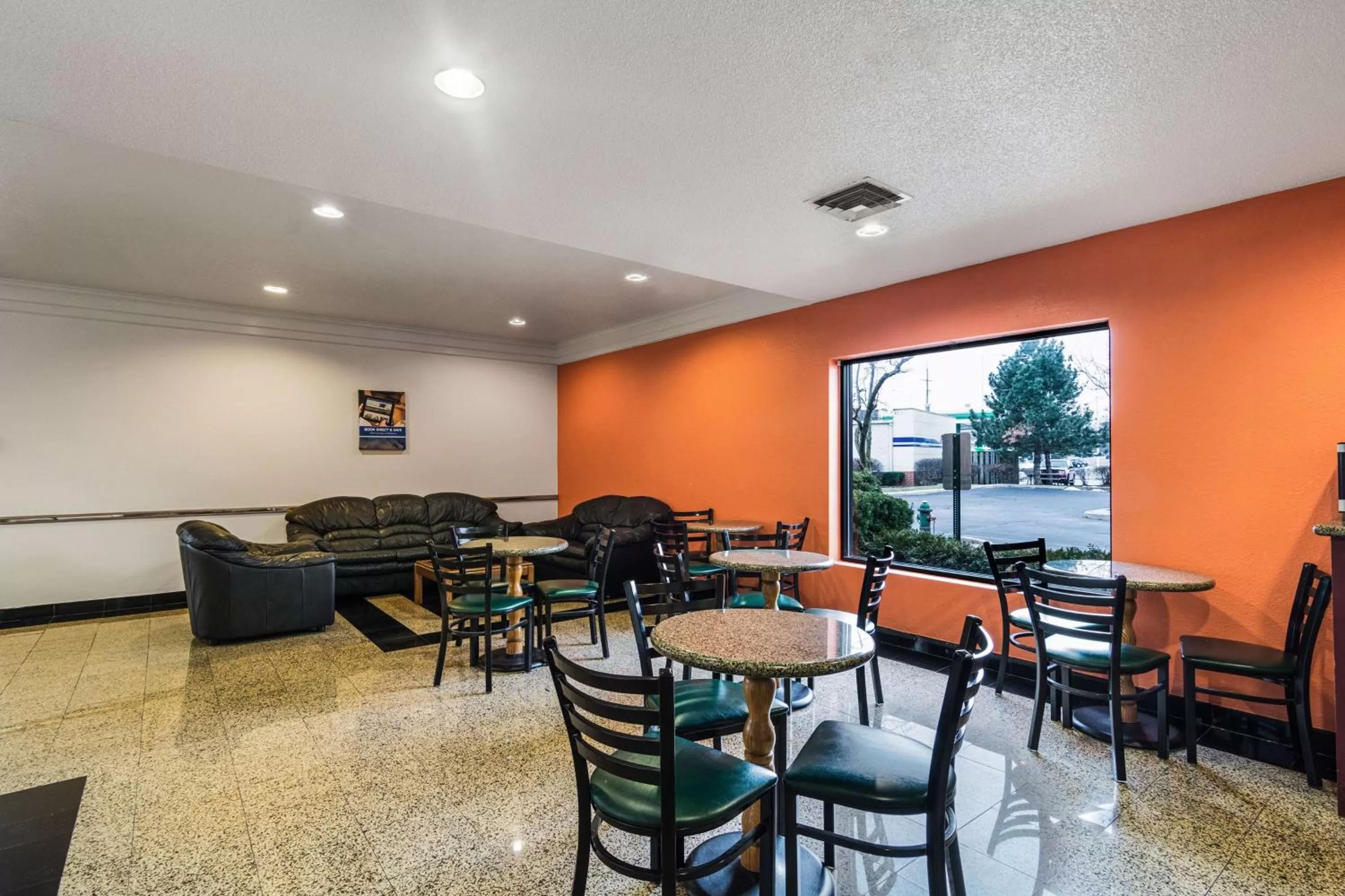 Lobby or reception in Motel 6-Libertyville, IL