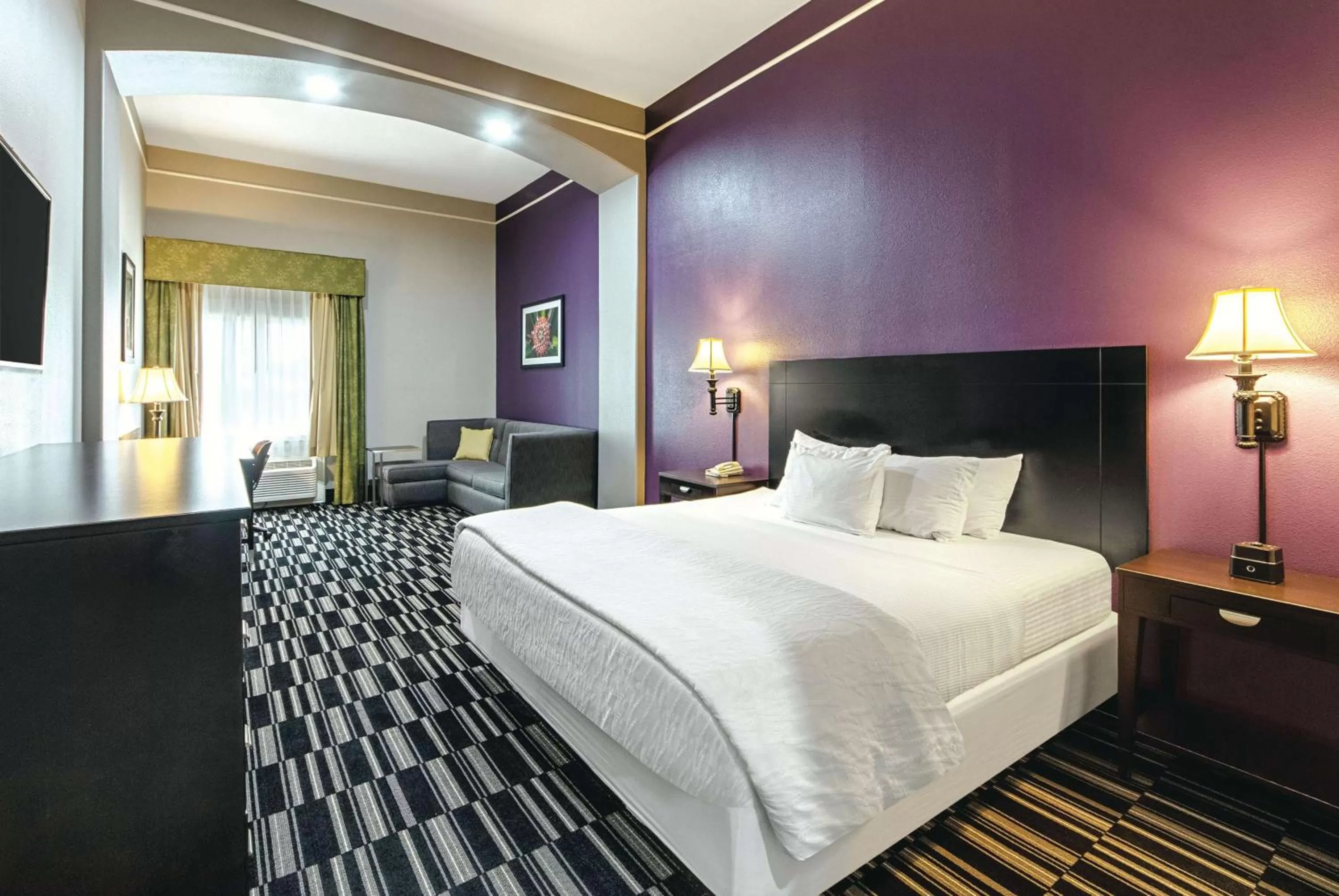 Photo of the whole room, Bed in La Quinta by Wyndham Alamo-McAllen East