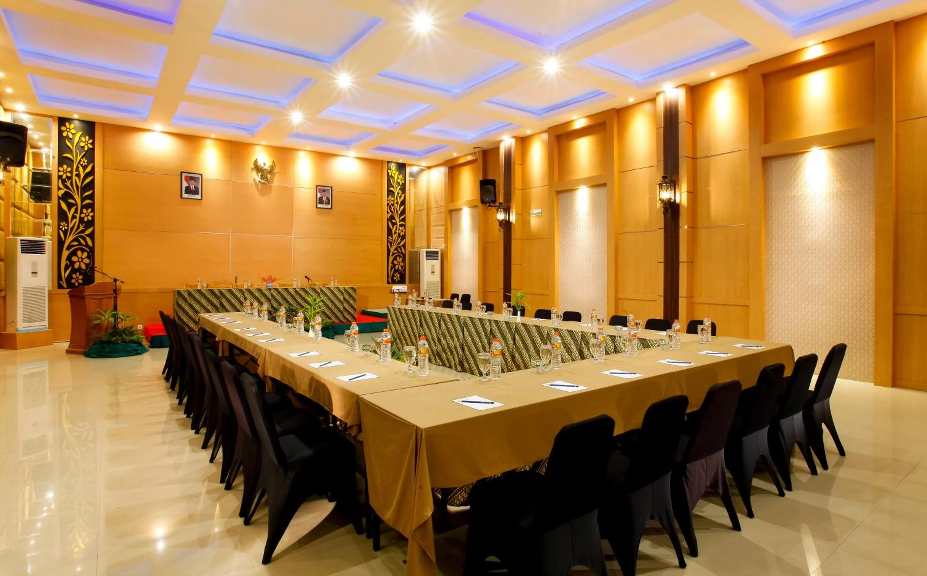 Meeting/conference room in Inna Tretes Hotel & Resort