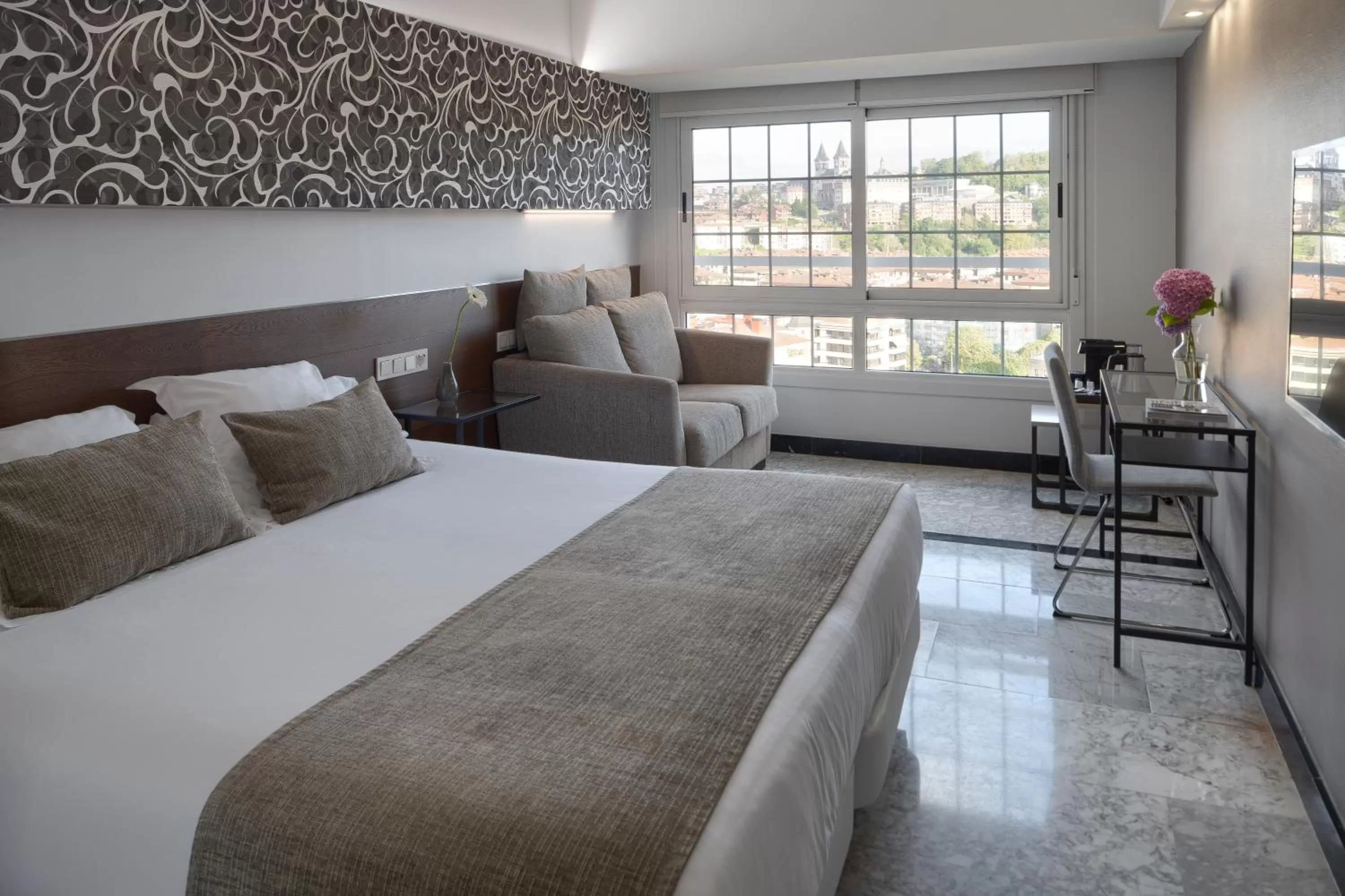 Bedroom, Bed in Hotel Avenida