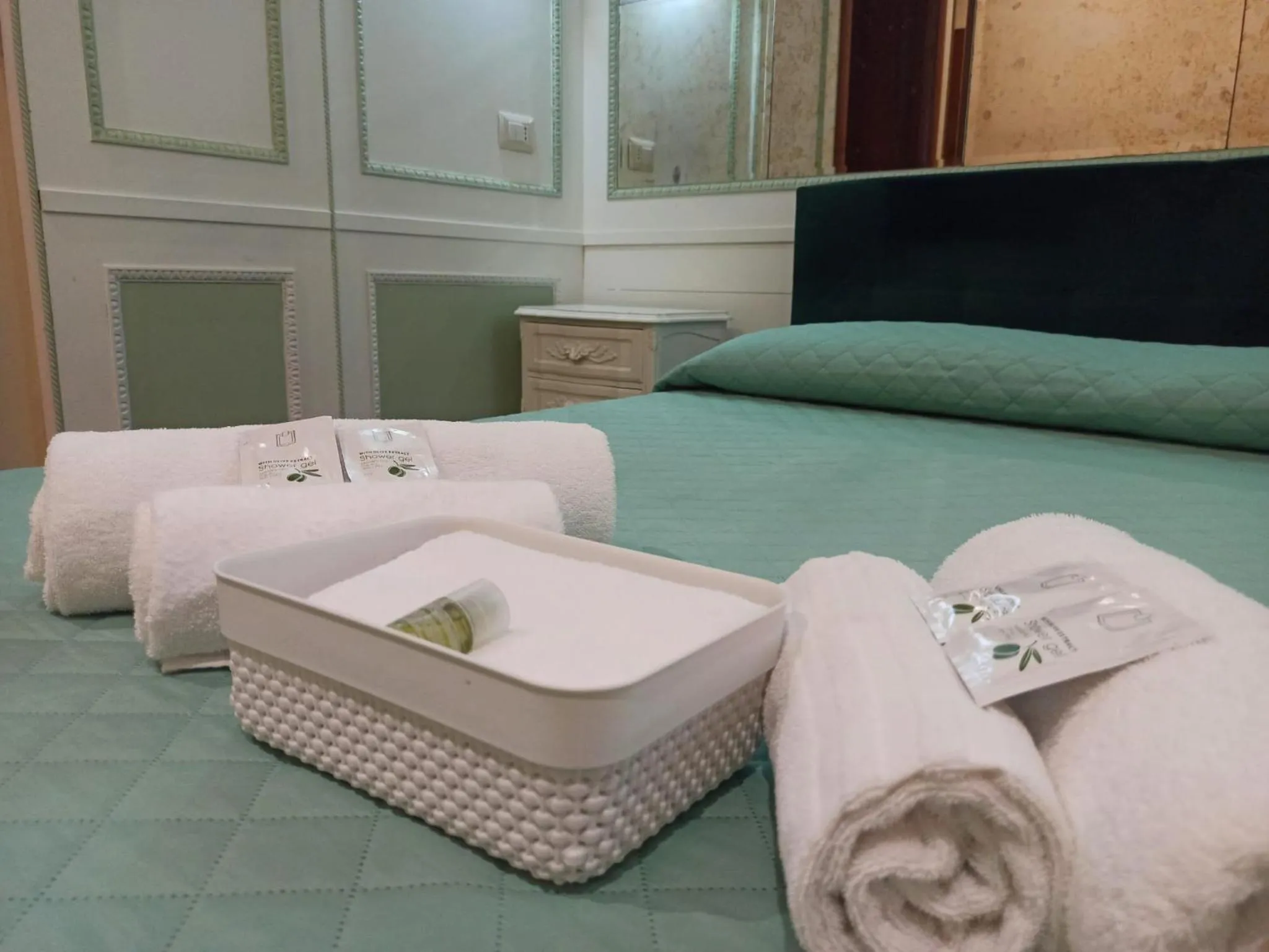 Bedroom, Bed in Domina Popolo